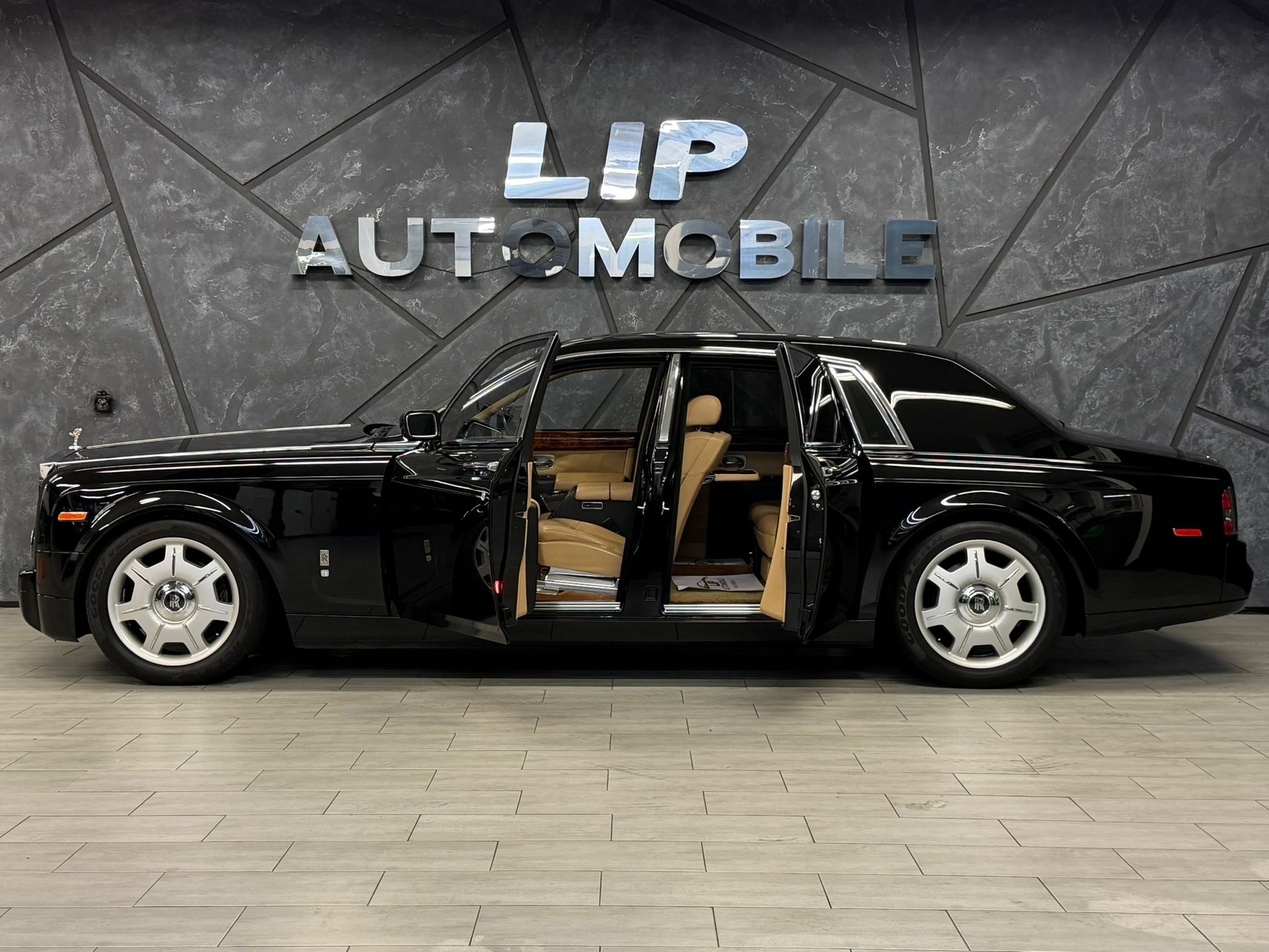 ROLLS-ROYCE Phantom 6.7 V12-image-8