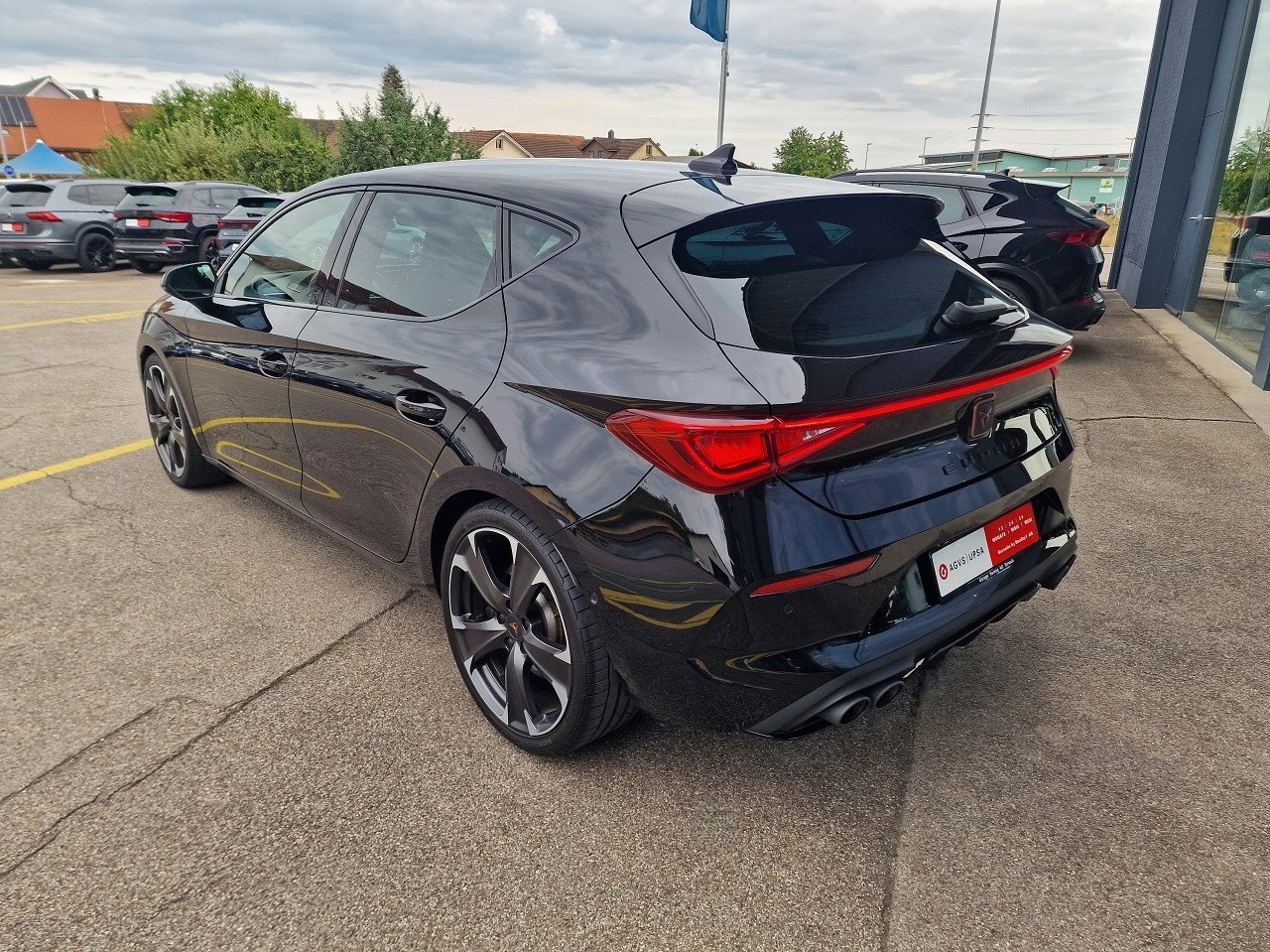 CUPRA LEON VZ 2.0 TSI DSG-showroom-element-3