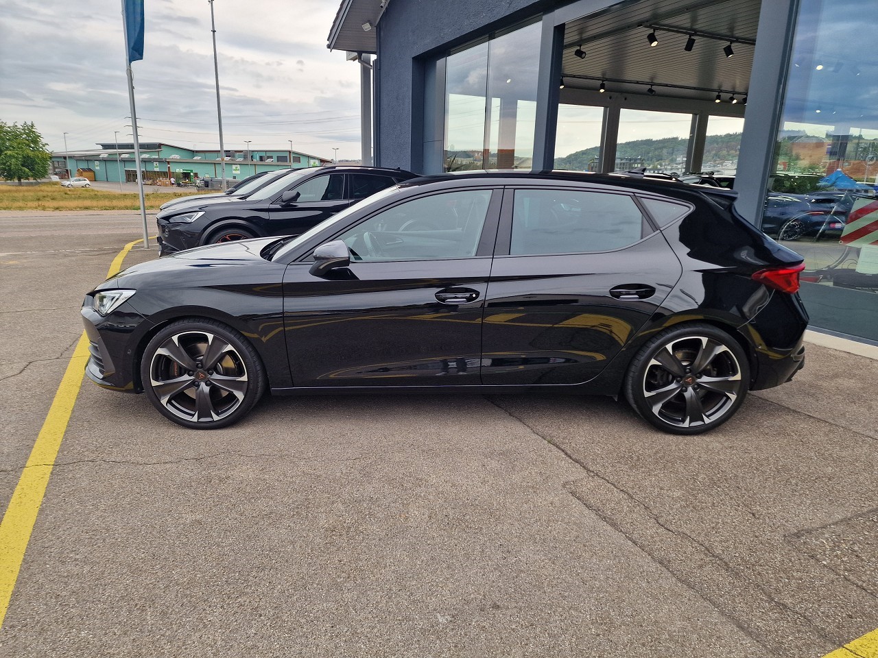 CUPRA LEON VZ 2.0 TSI DSG-showroom-element-2