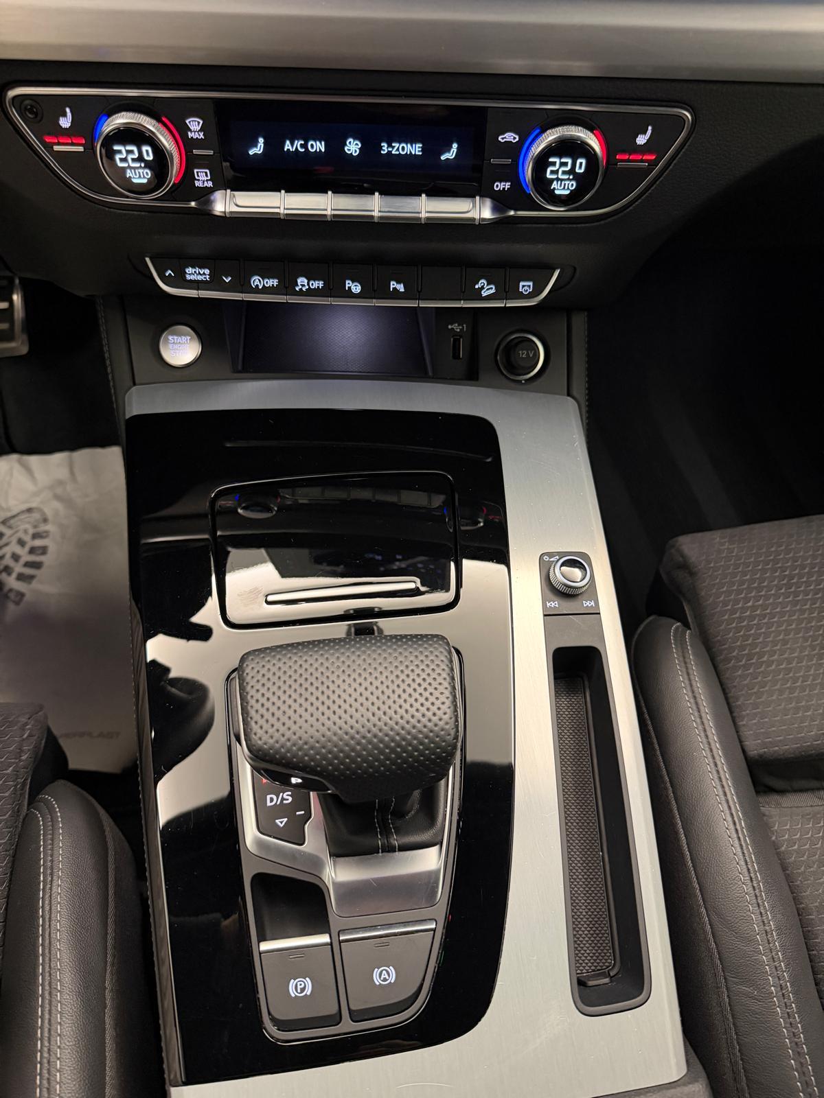AUDI Q5 2.0 45 TFSI S Line quattro S-Tronic-image-19