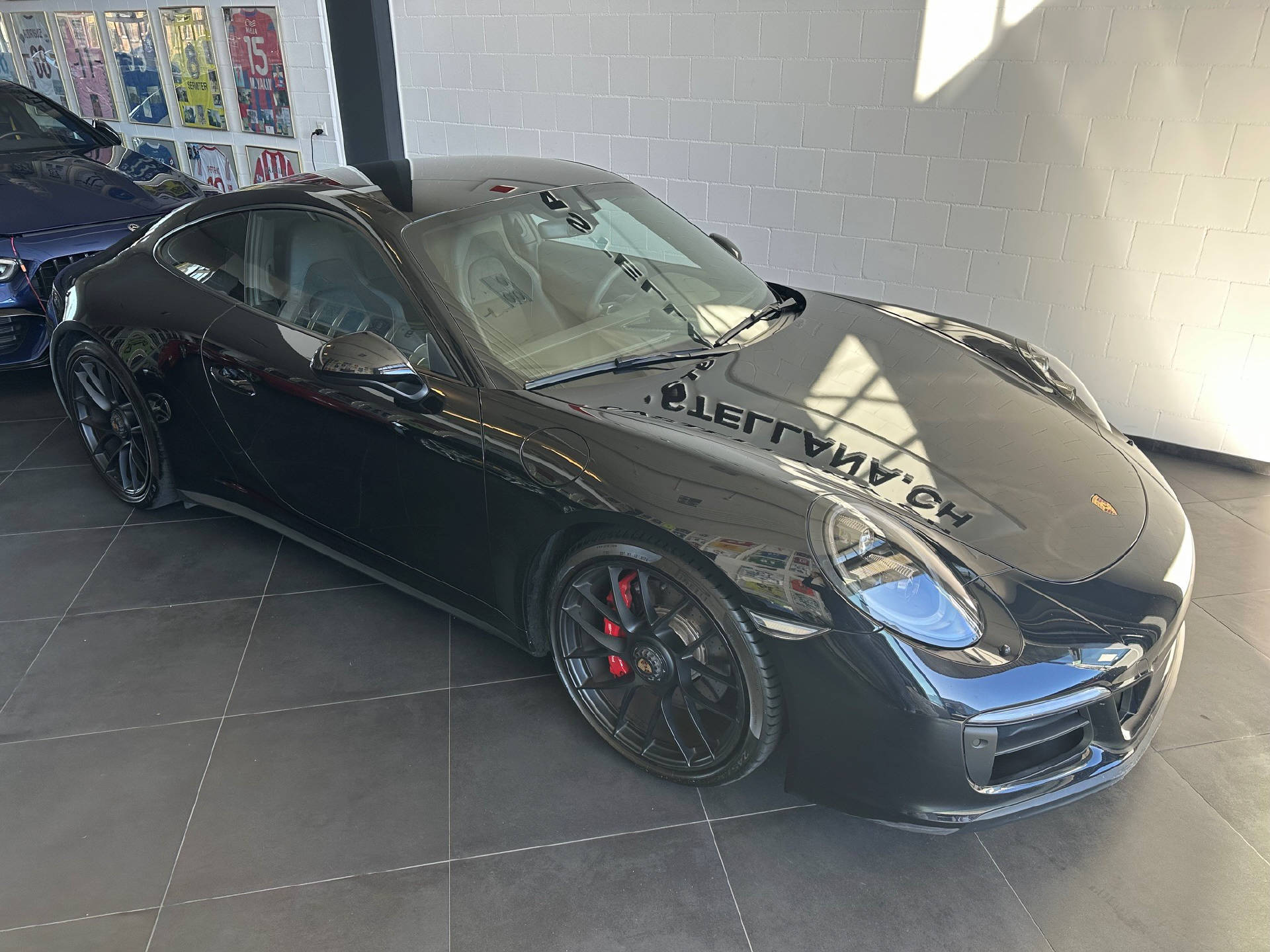 PORSCHE 911 Coupé 3.0 Carrera 4 GTS PDK-showroom-element-1