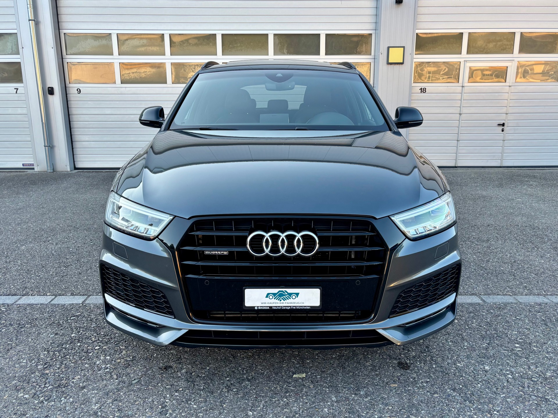 AUDI Q3 2.0 TFSI SPORT 220 PS QUATTRO S-tronic/S-Line-showroom-element-1