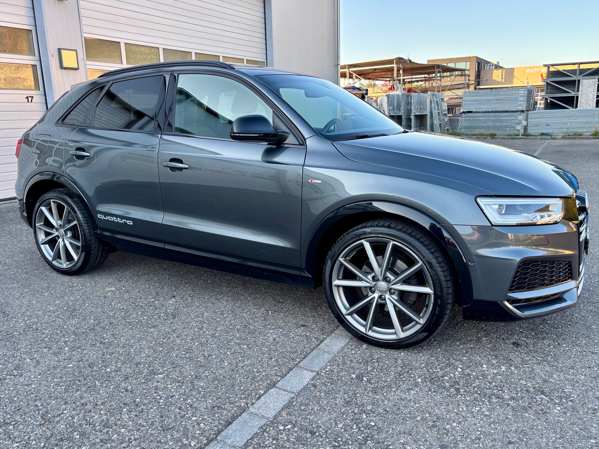 AUDI Q3 2.0 TFSI SPORT 220 PS QUATTRO S-tronic/S-Line-showroom-element-2