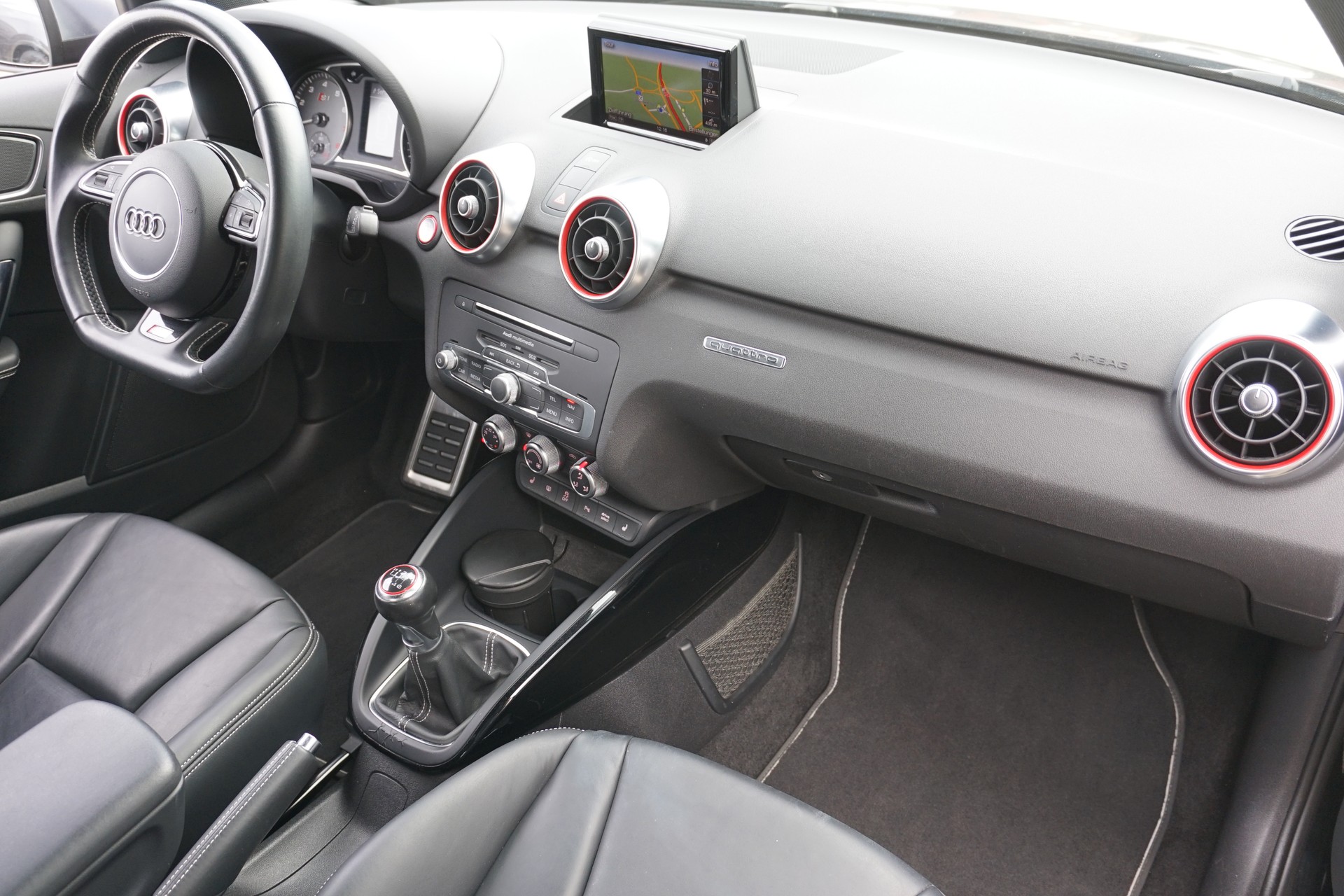 AUDI S1 2.0 TFSI Sport quattro 6-Gang 230PS-image-14