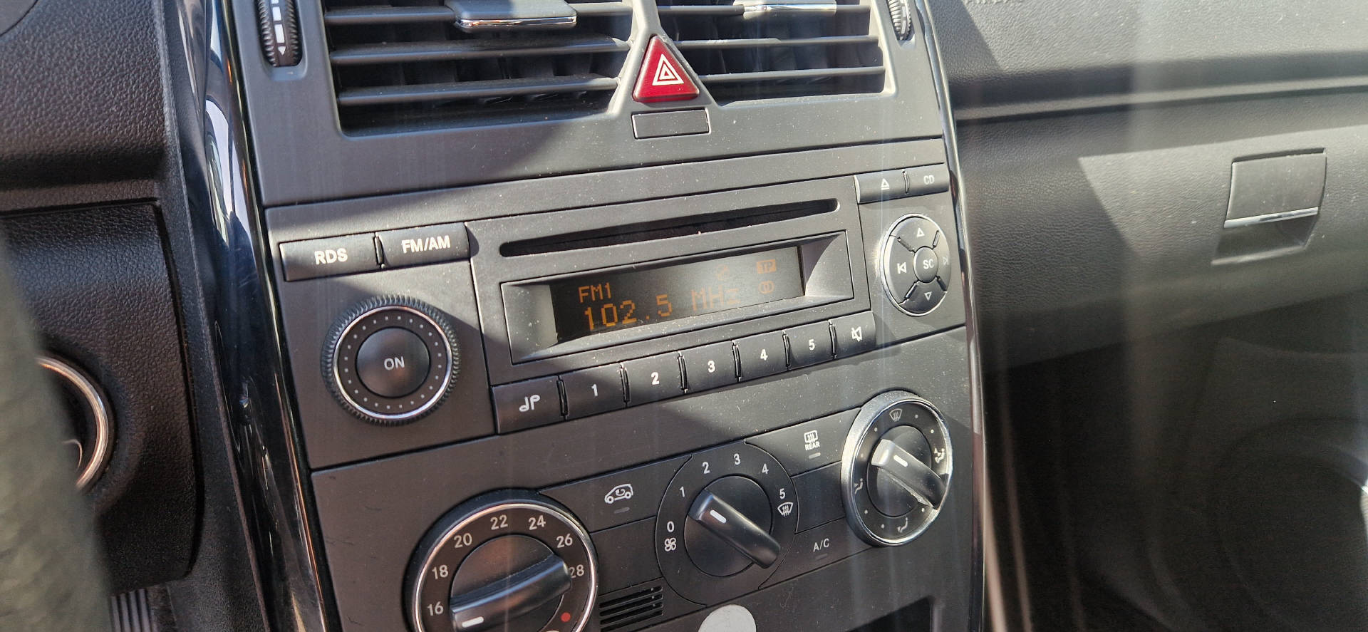 MERCEDES-BENZ A 150 Classic Automatic-image-6