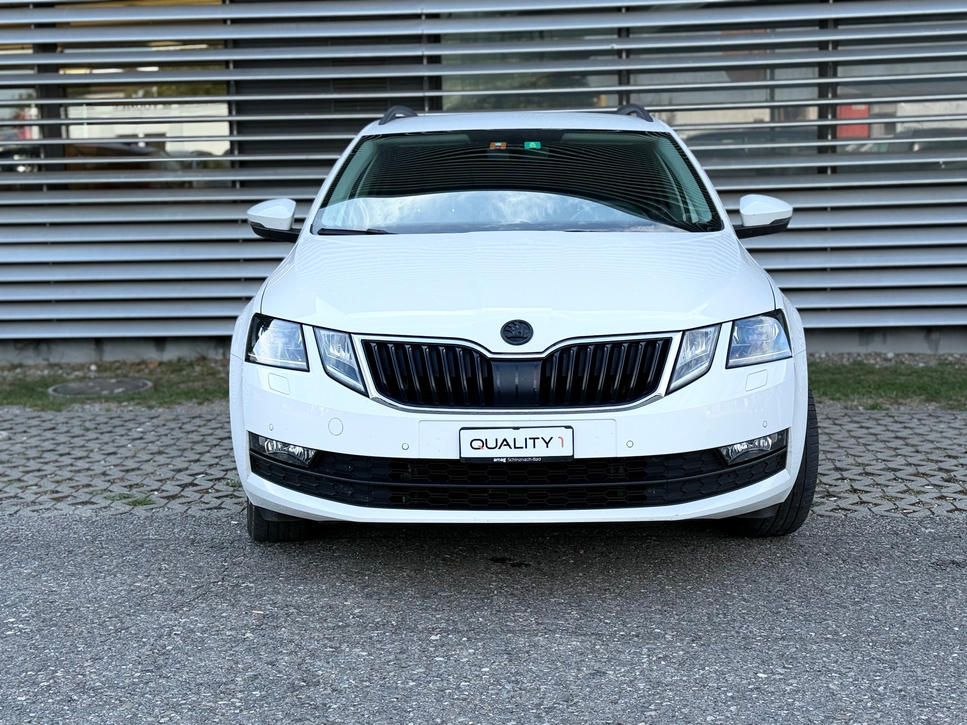SKODA Octavia Combi 1.6 TDI Ambition-image-6