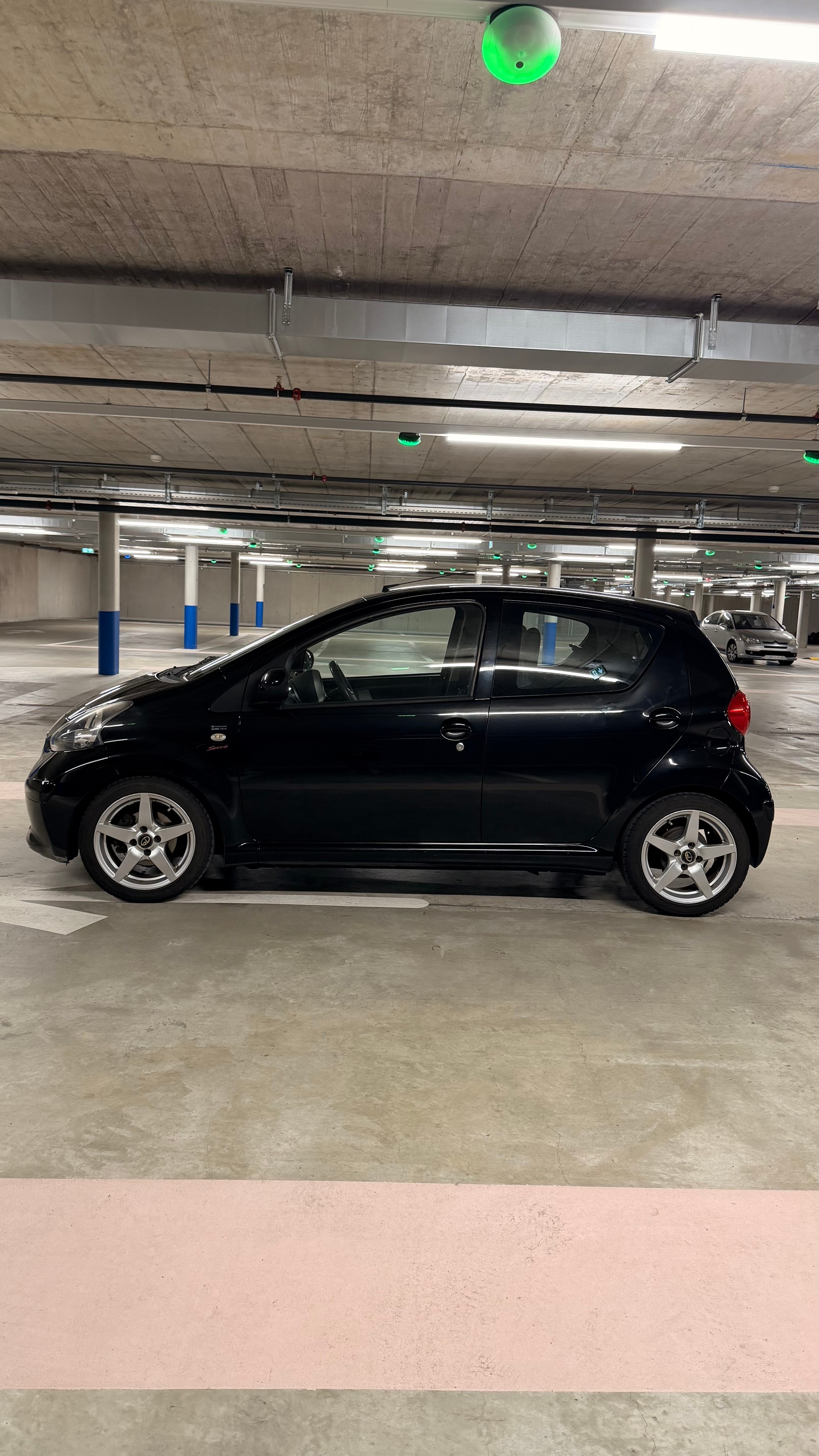 TOYOTA Aygo 1.0 Linea Luna-image-2