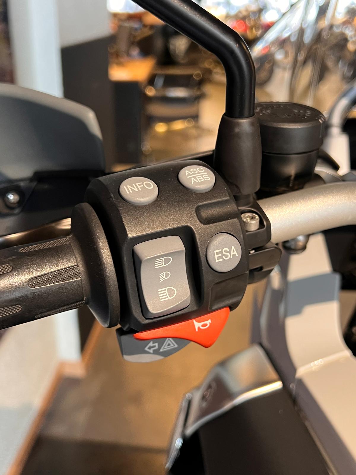 BMW R 1200 GS Triple Black ABS-image-8