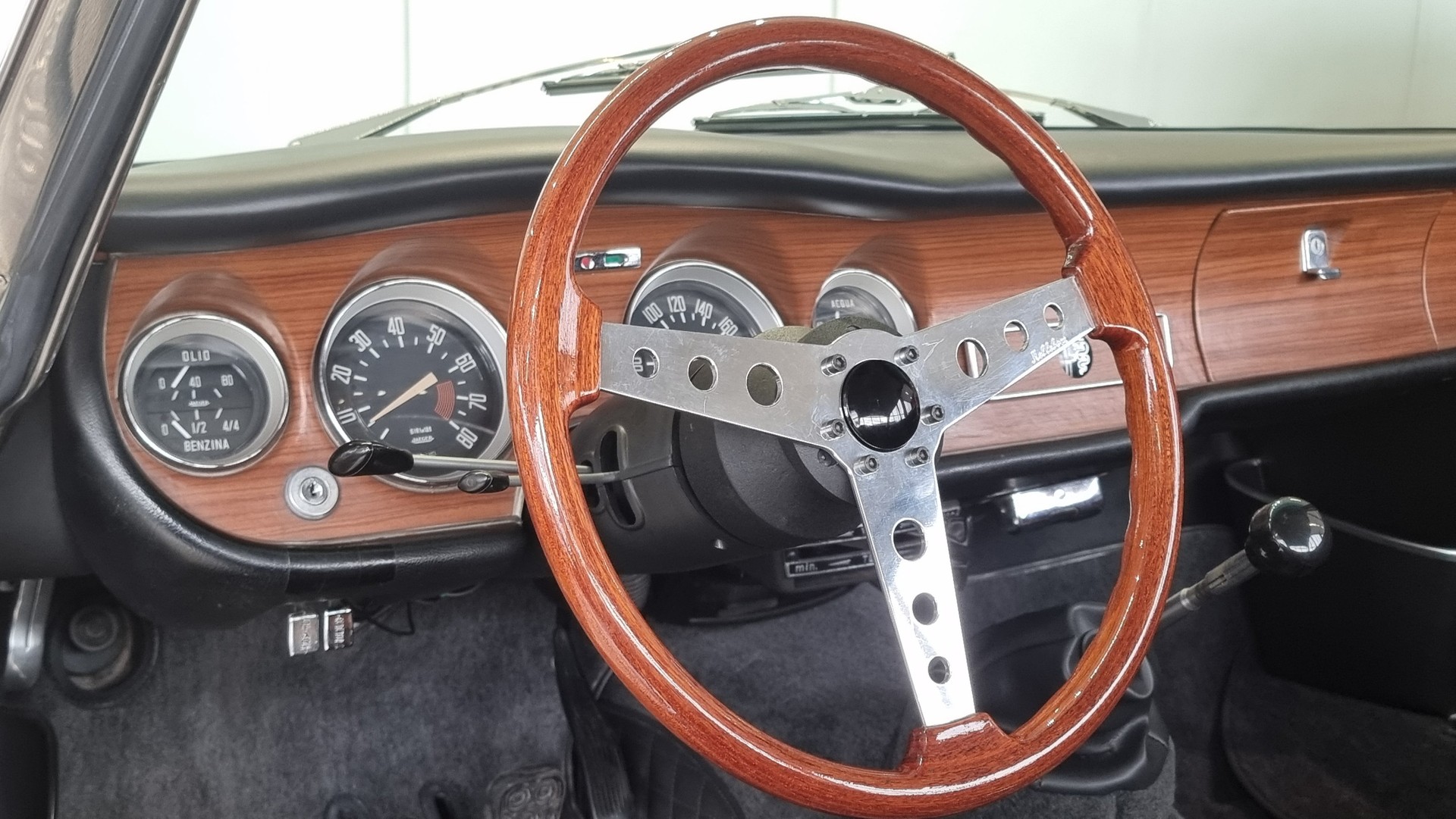 ALFA ROMEO GT 1600 Veloce-image-24