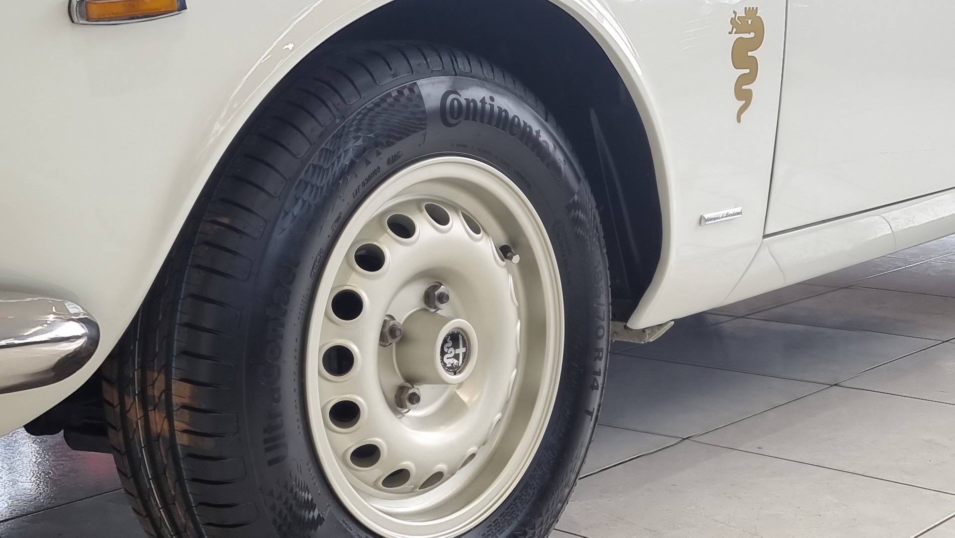 ALFA ROMEO GT 1600 Veloce-showroom-element-2