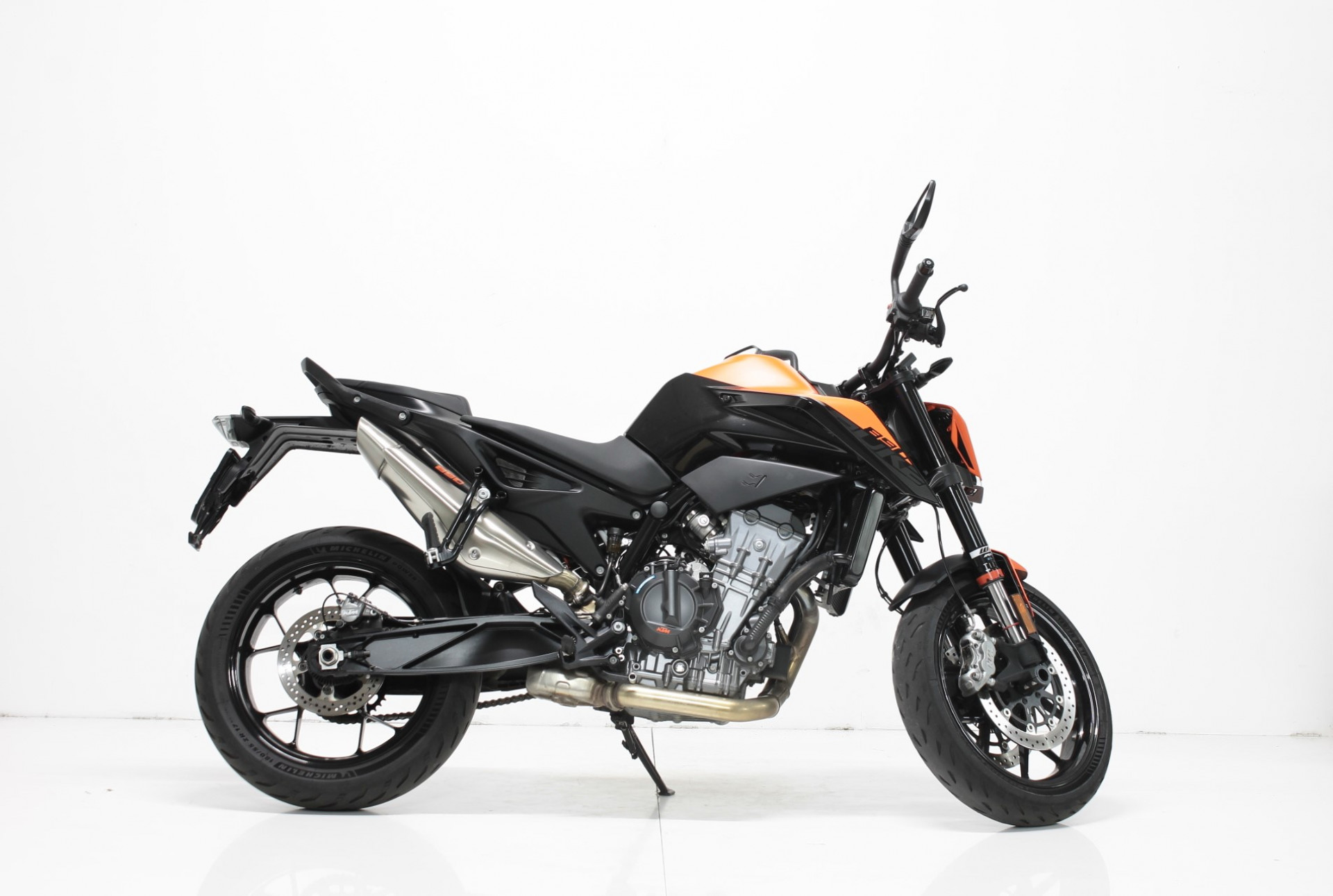KTM 890 Duke-image-1