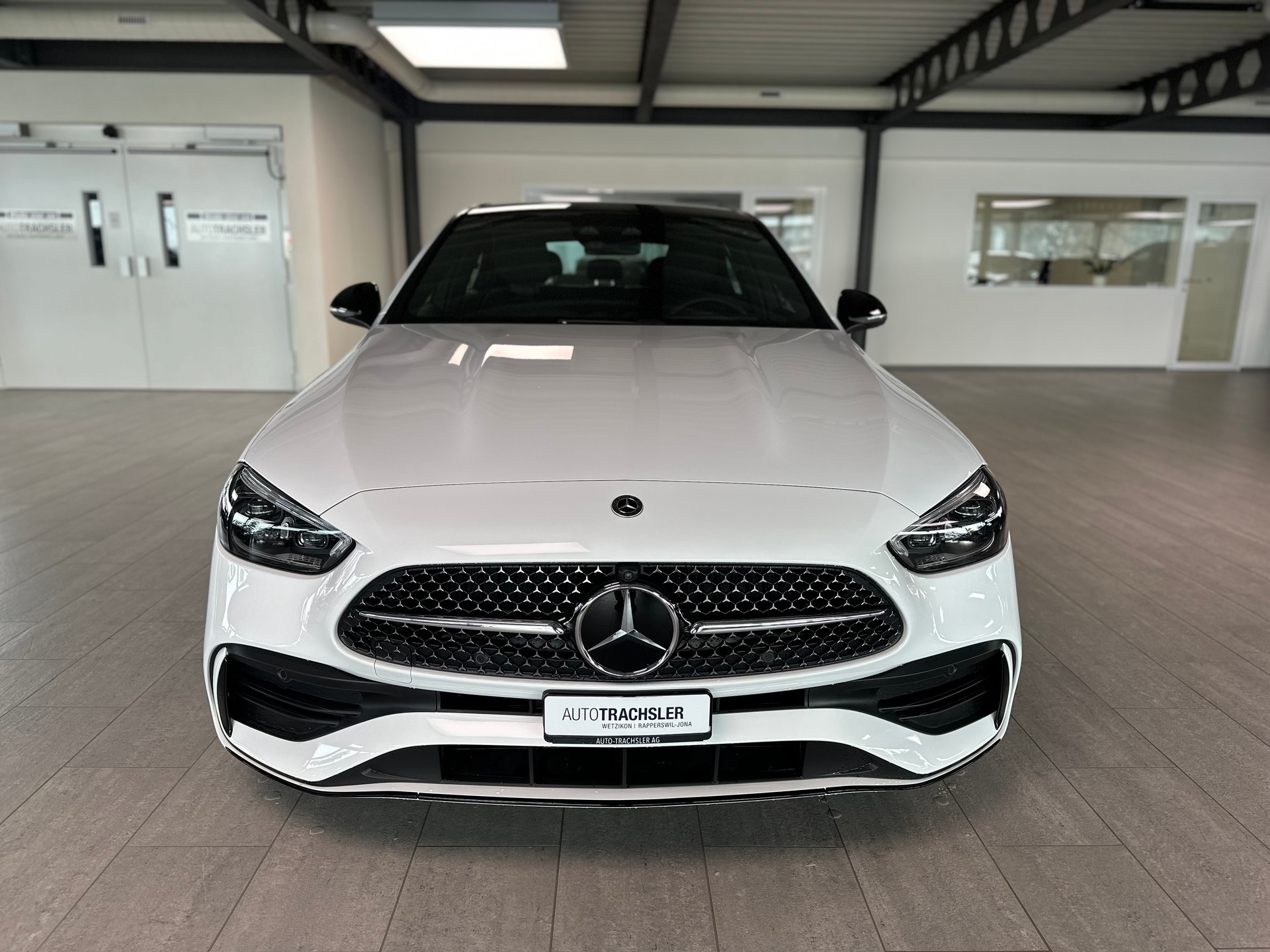 MERCEDES-BENZ C 300 4Matic AMG Line-image-2