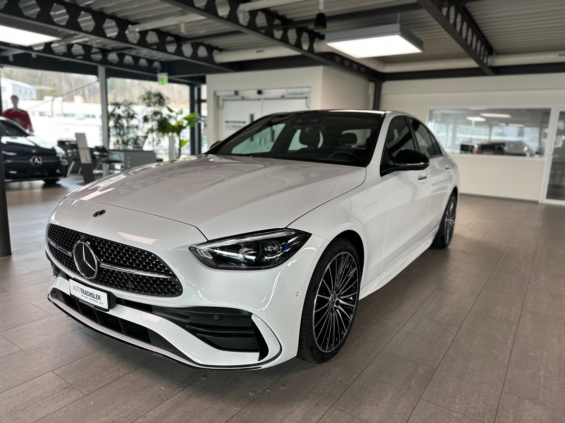 MERCEDES-BENZ C 300 4Matic AMG Line-image-1