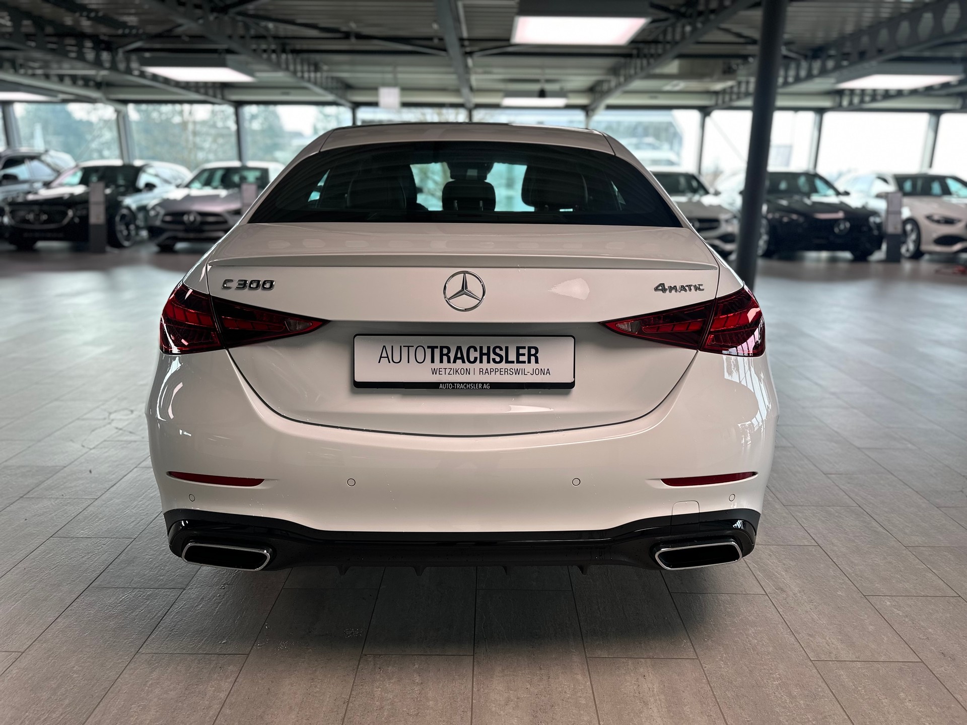 MERCEDES-BENZ C 300 4Matic AMG Line-image-4