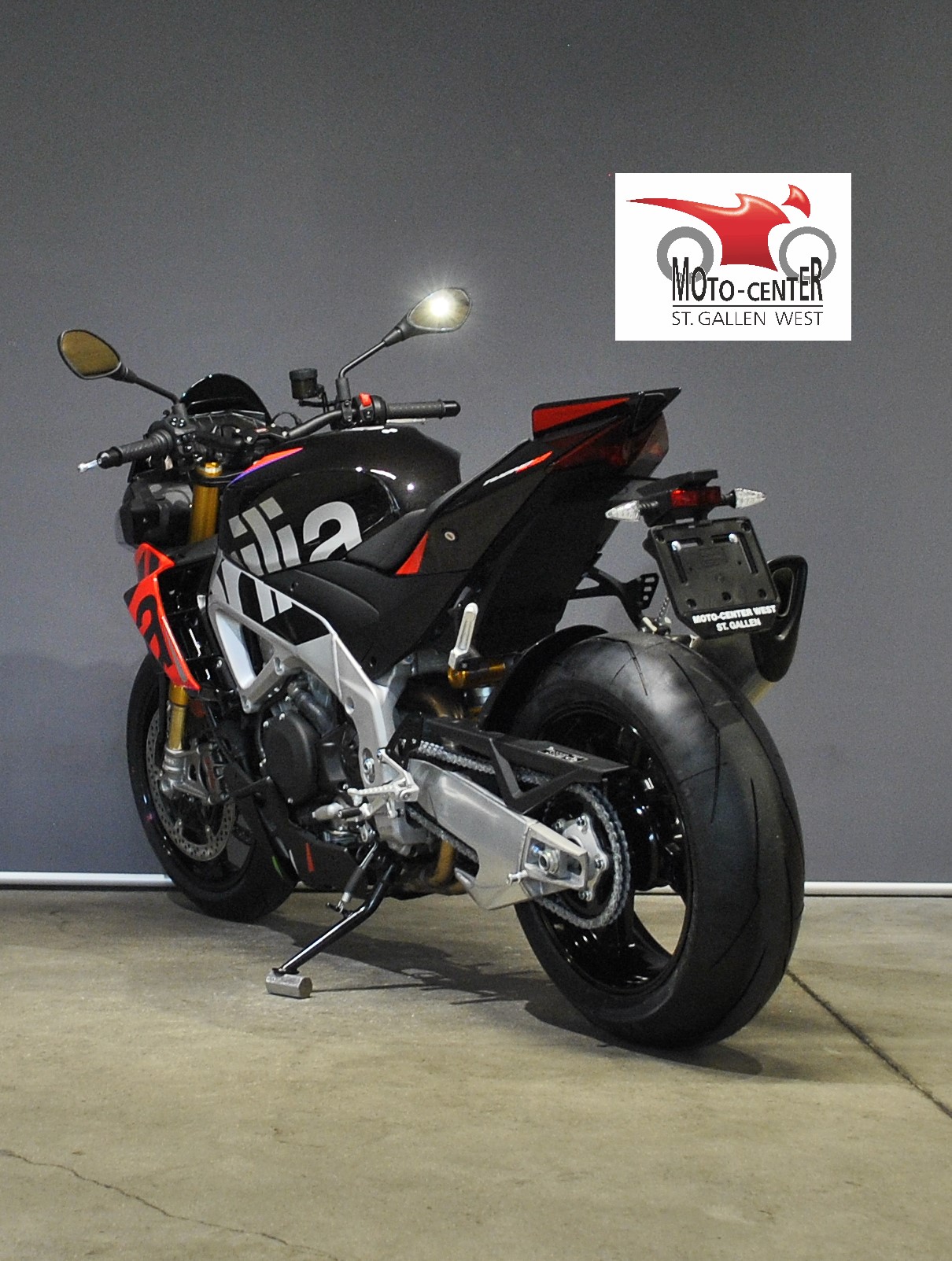 APRILIA Tuono V4 1100 Factory-image-3