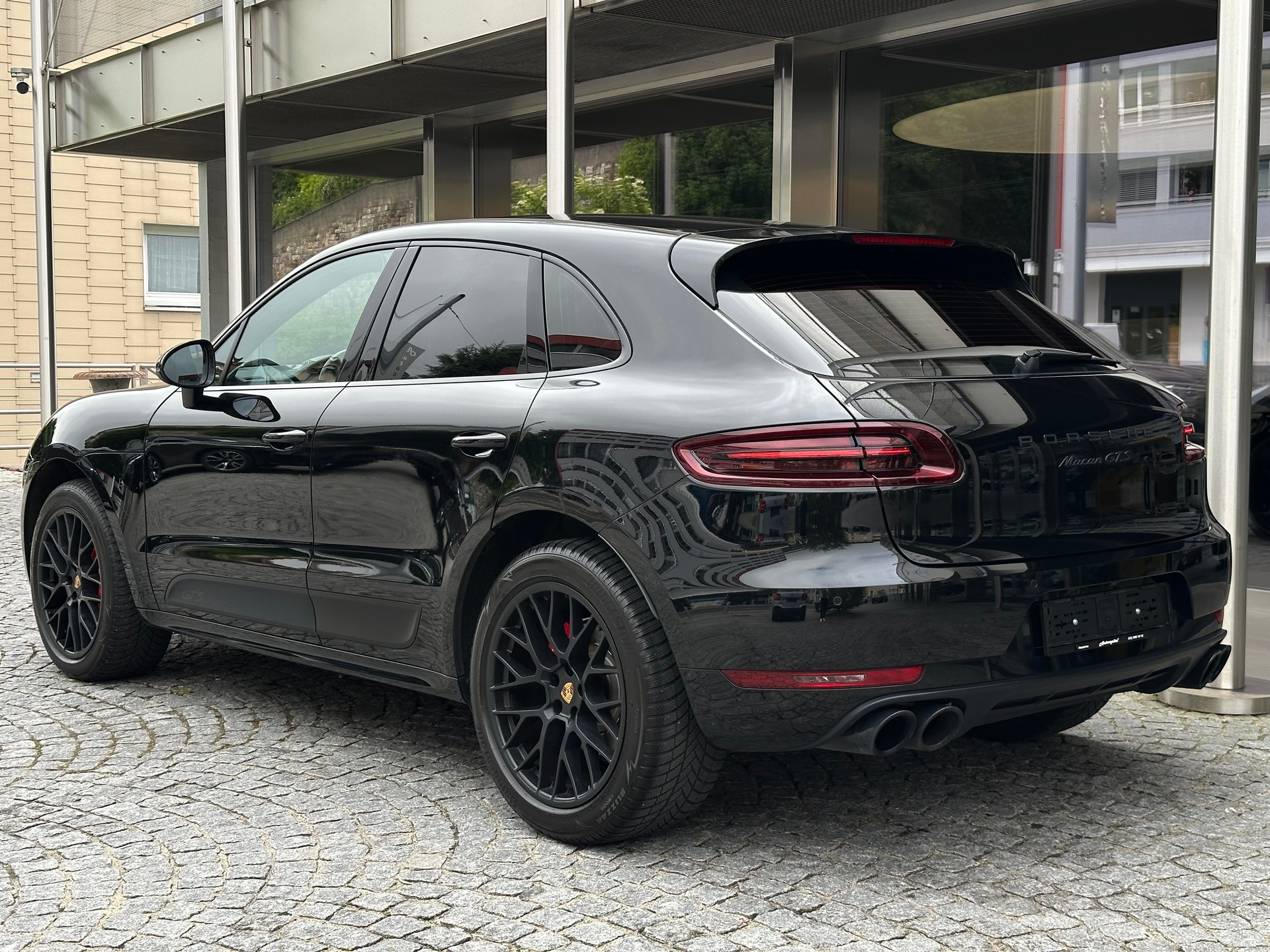PORSCHE Macan GTS-image-3