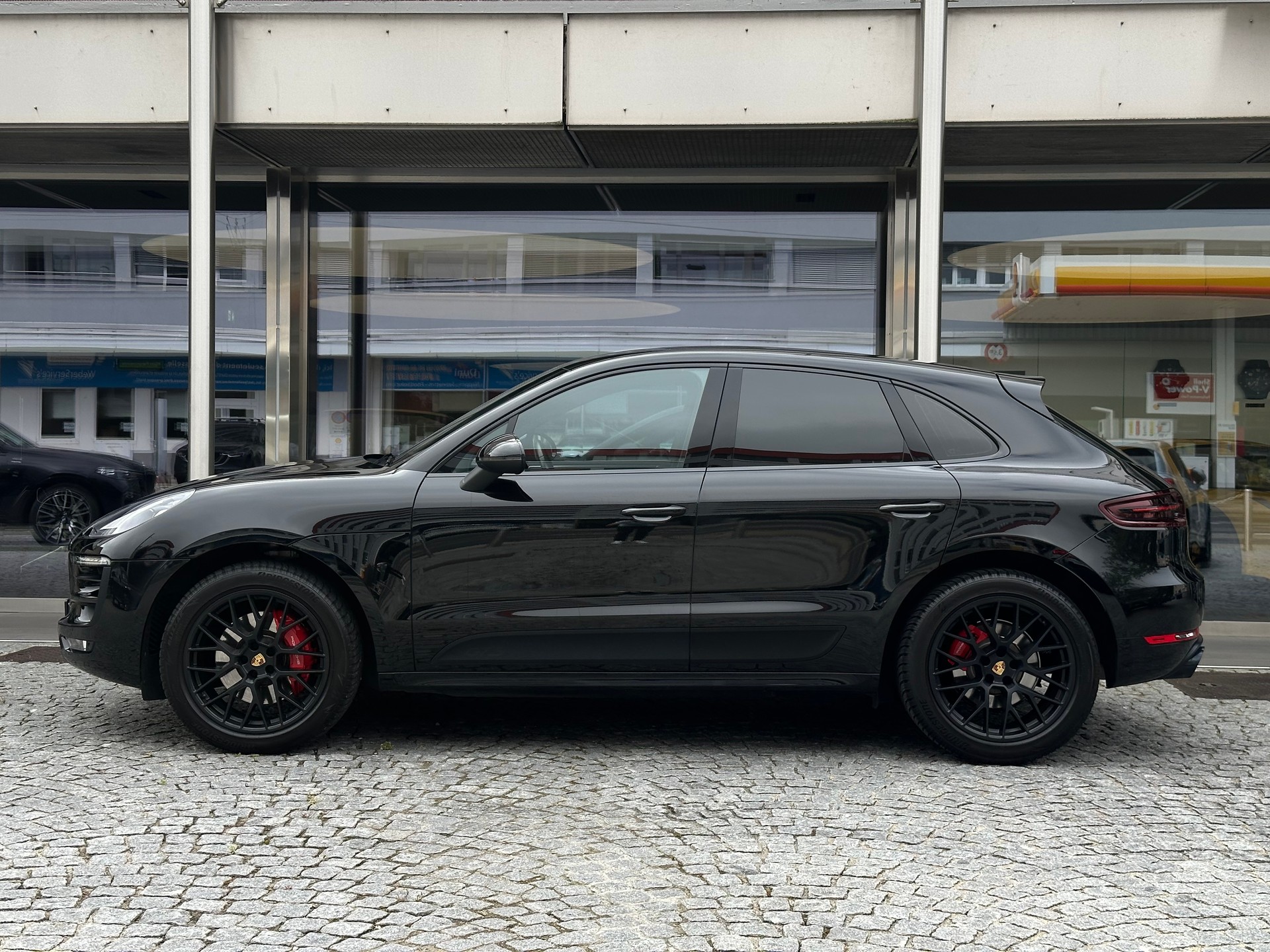 PORSCHE Macan GTS-image-2