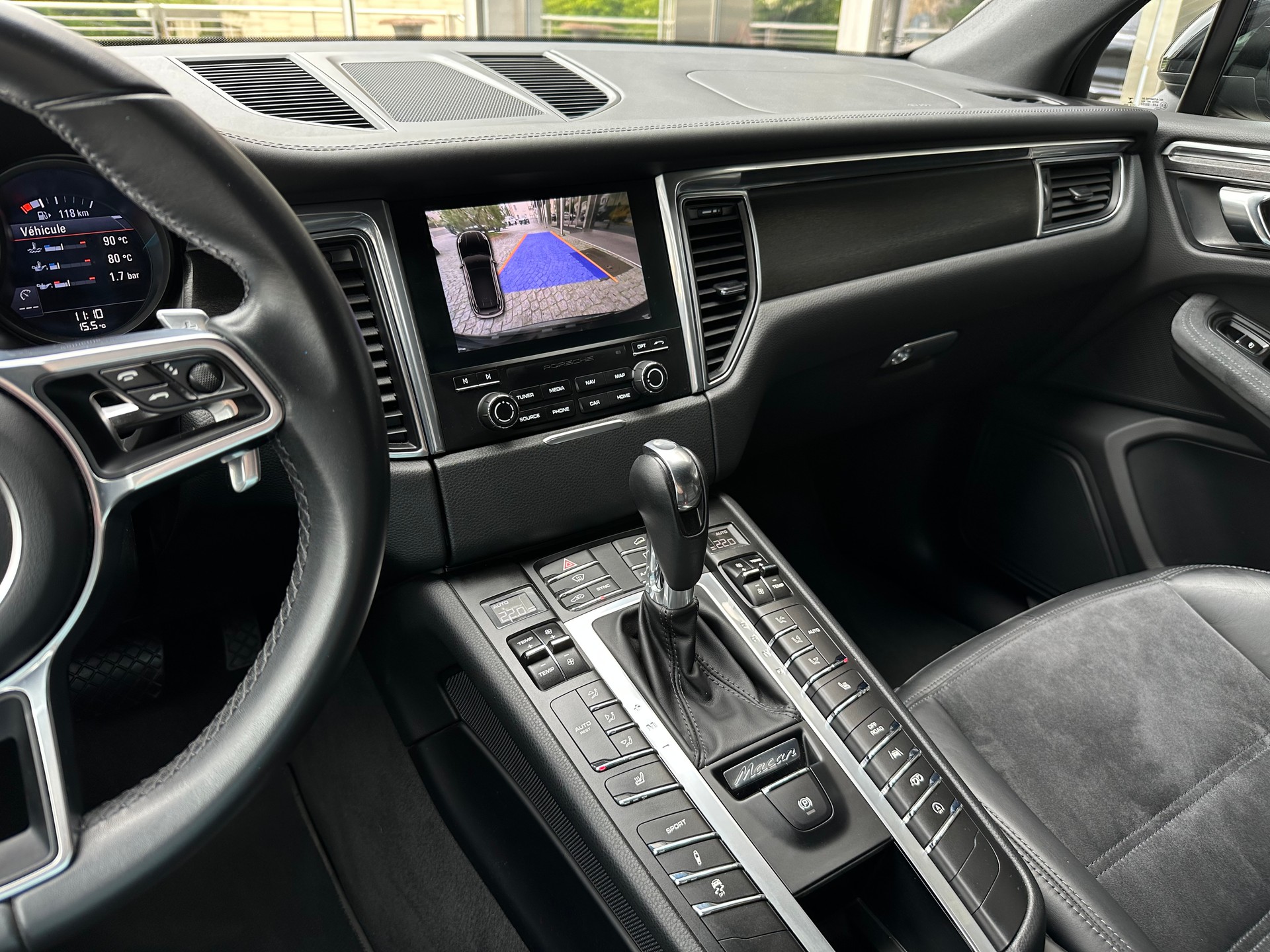 PORSCHE Macan GTS-image-9