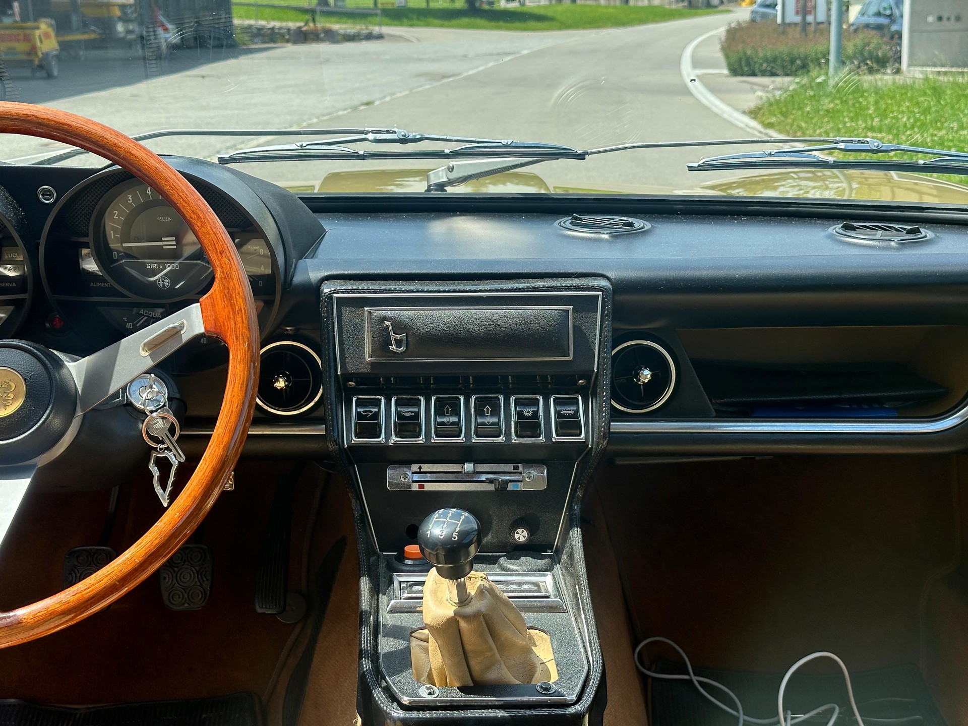 ALFA ROMEO MONTREAL-image-5