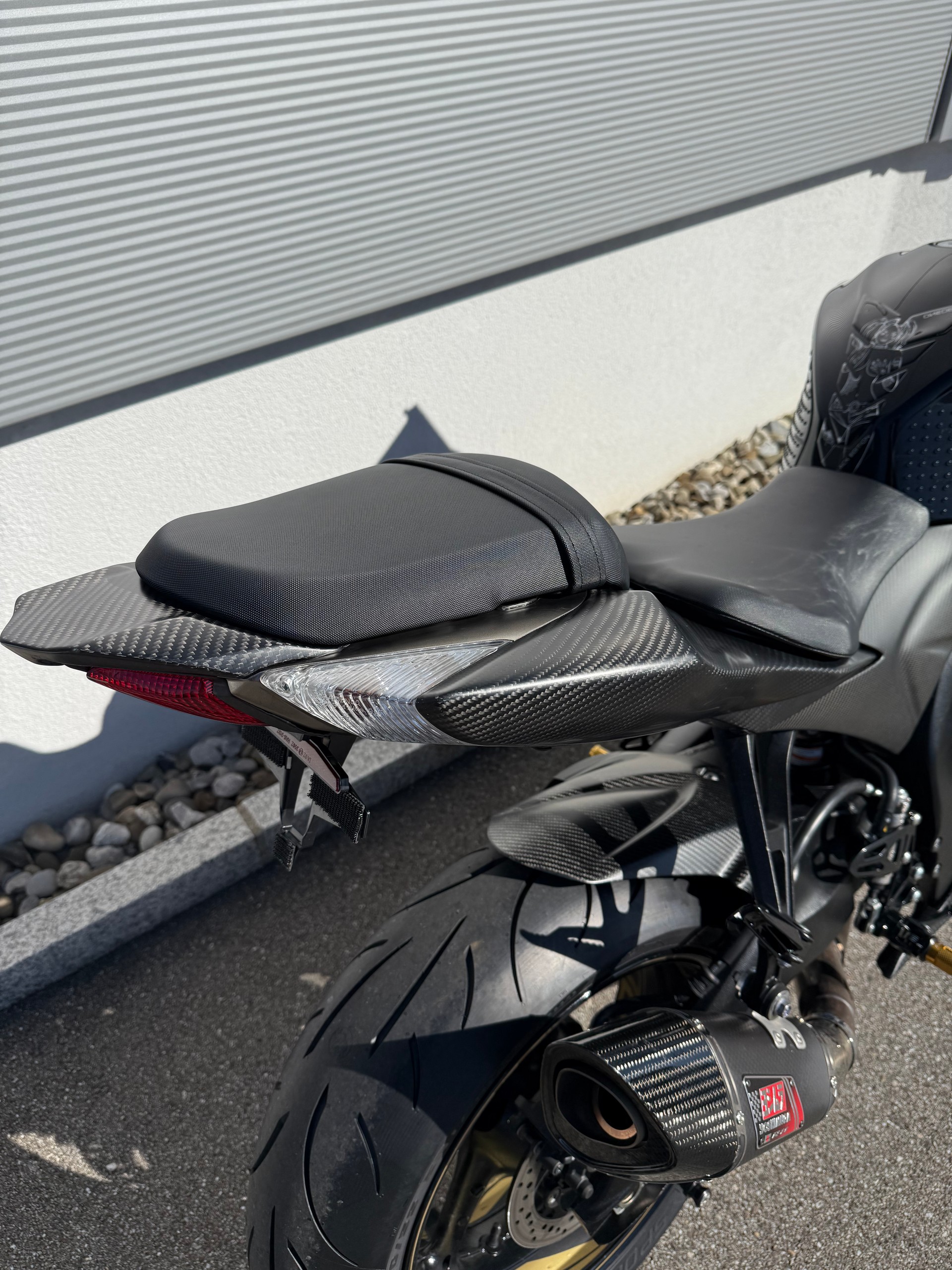 SUZUKI GSX-R 1000 Carbon-image-6
