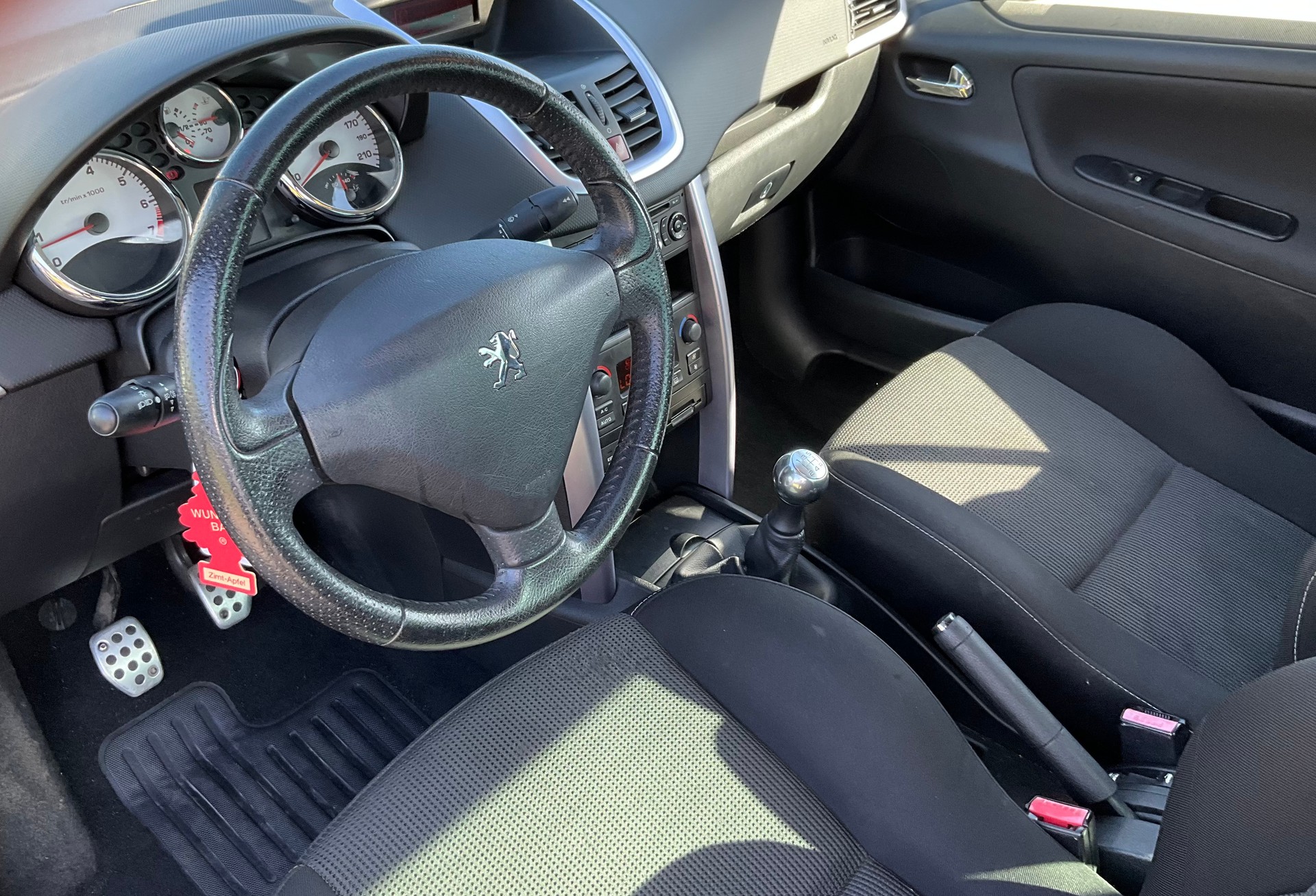 PEUGEOT 207 CC 1.6 16V Trendy-image-7