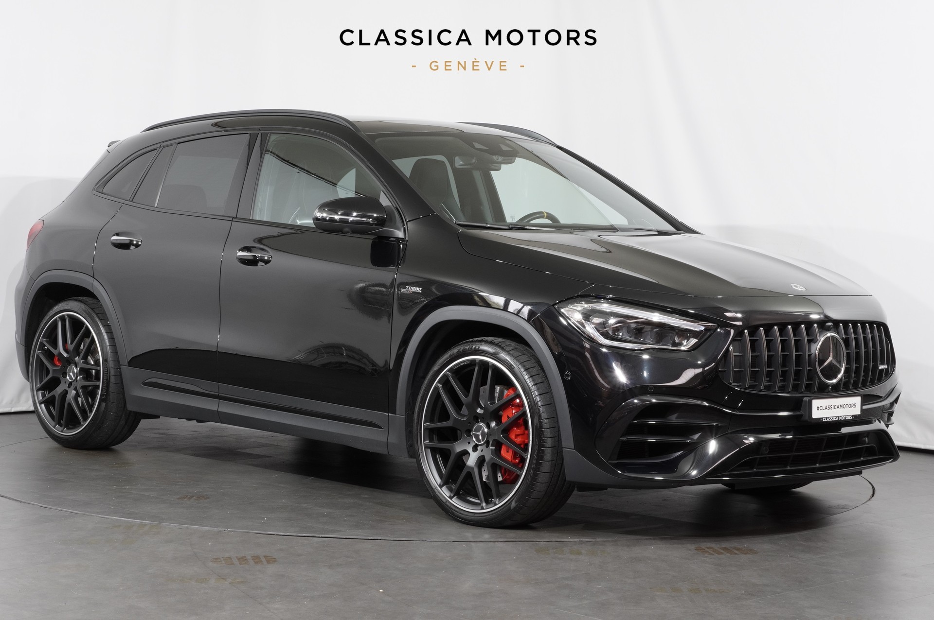 MERCEDES-BENZ GLA 45 S AMG 4Matic+ 8G-Speedshift DCT-showroom-element-1