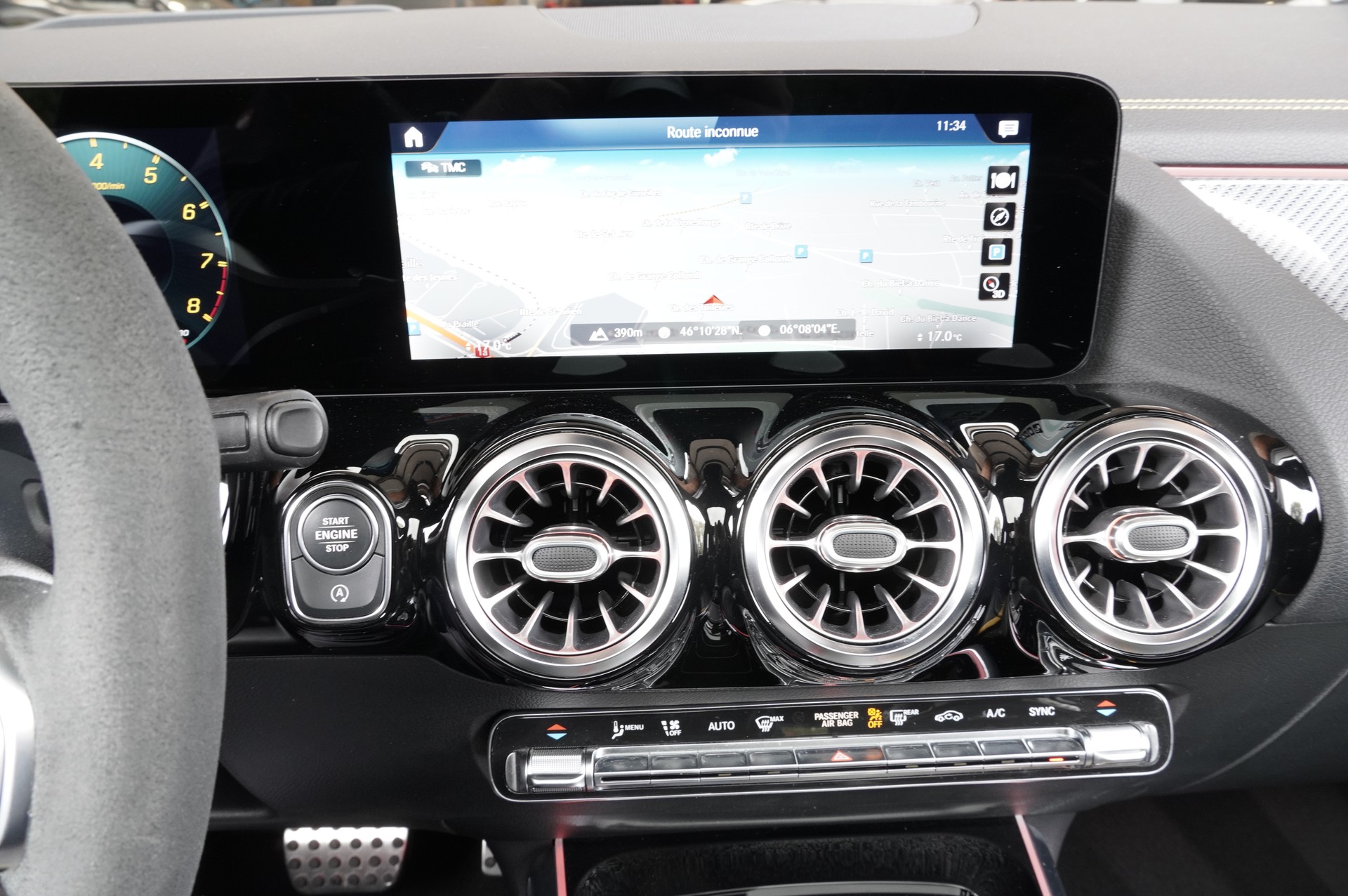 MERCEDES-BENZ GLA 45 S AMG 4Matic+ 8G-Speedshift DCT-image-13