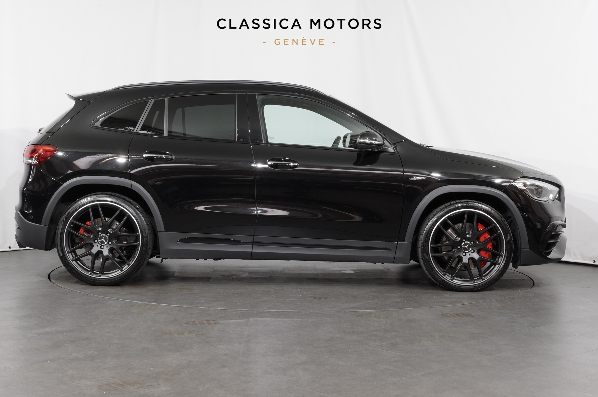 MERCEDES-BENZ GLA 45 S AMG 4Matic+ 8G-Speedshift DCT-showroom-element-2