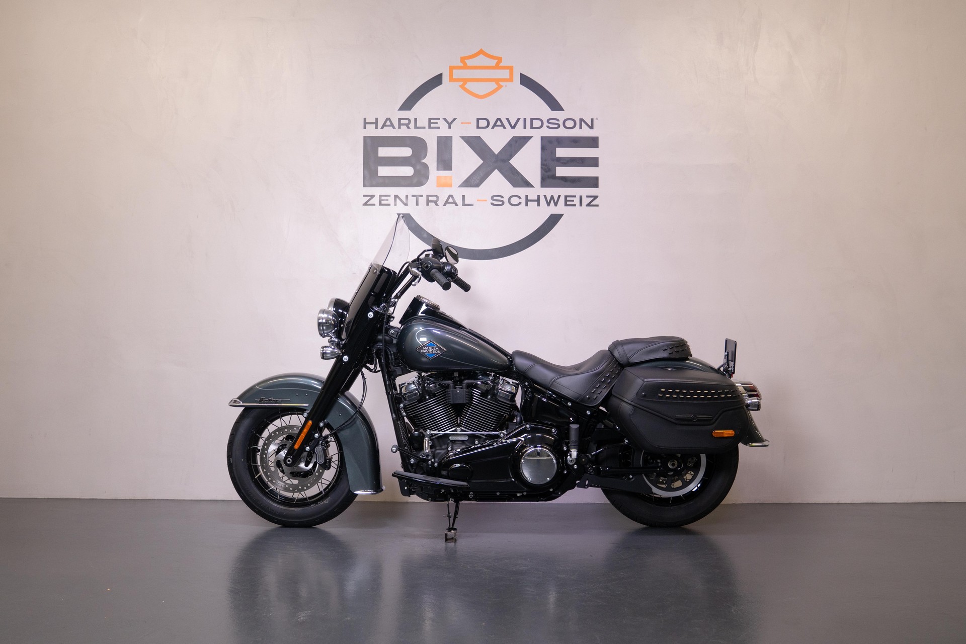 HARLEY-DAVIDSON FLHCS Heritage Classic 117-image-1