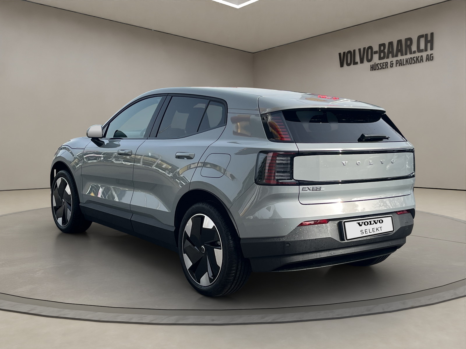 VOLVO EX 30 E60 Plus-showroom-element-2