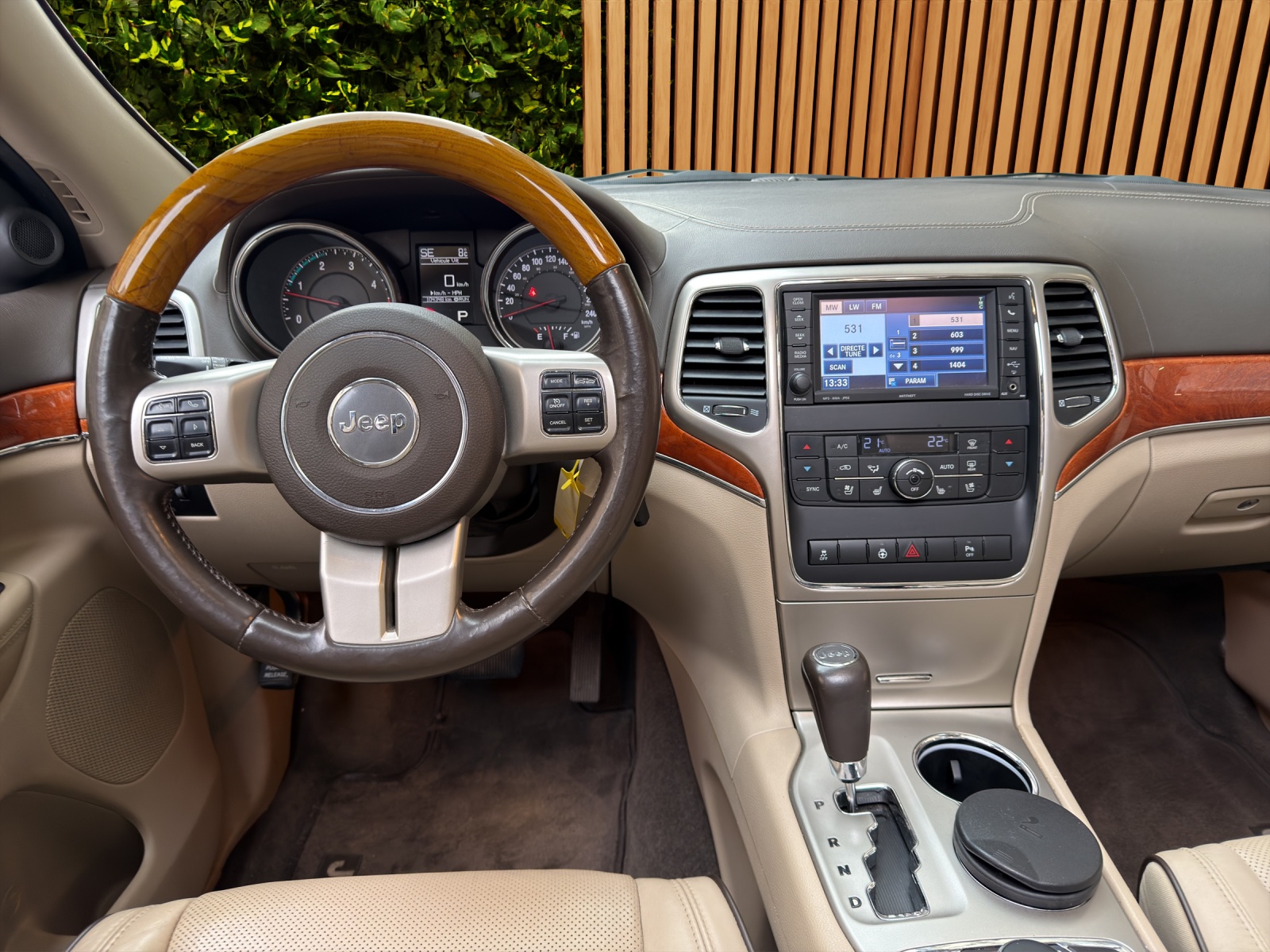 JEEP Grand Cherokee 3.0 CRD Overland Automatic-image-12