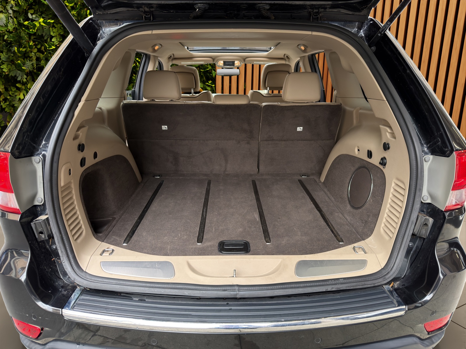 JEEP Grand Cherokee 3.0 CRD Overland Automatic-image-17