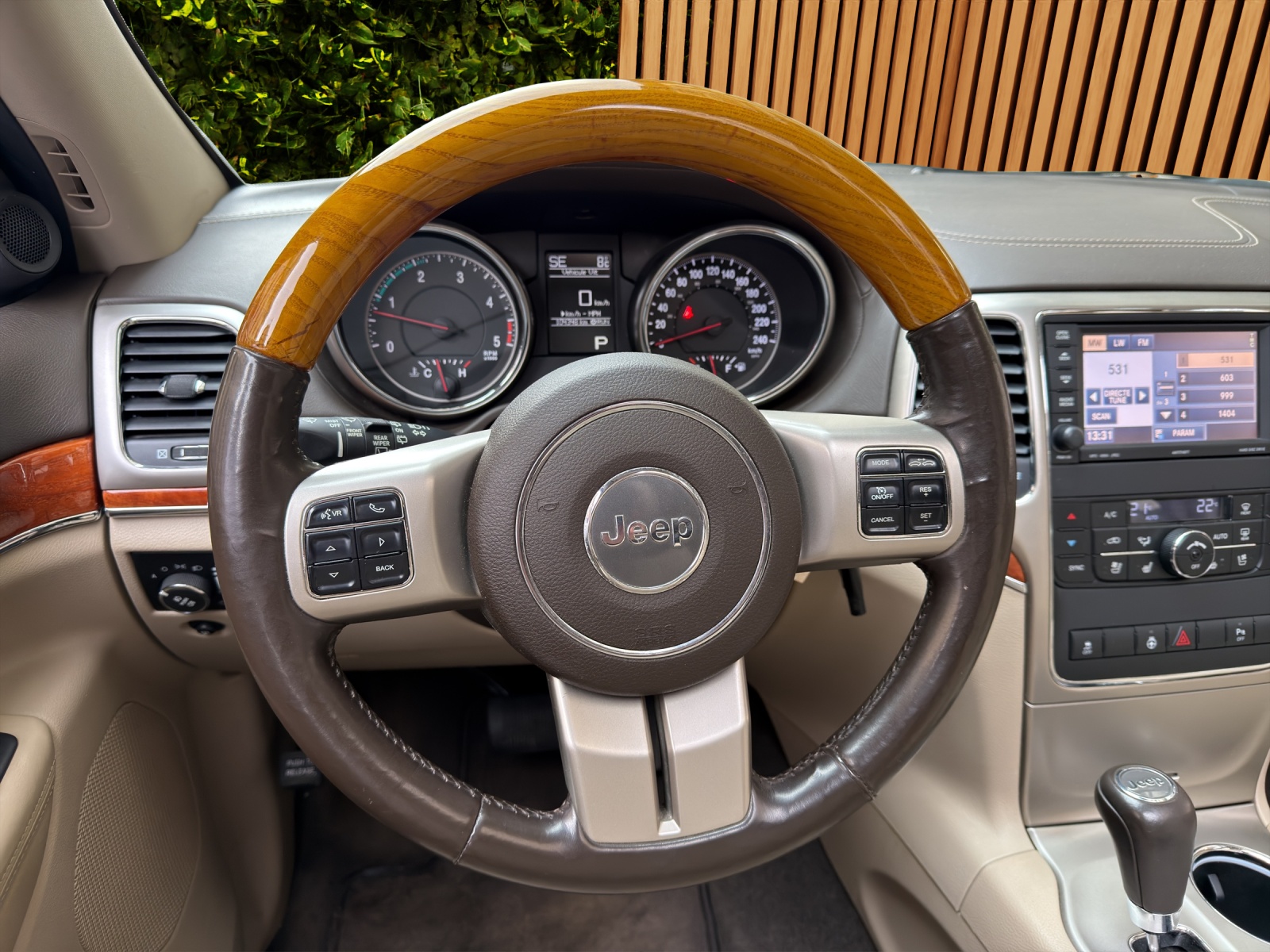 JEEP Grand Cherokee 3.0 CRD Overland Automatic-image-9