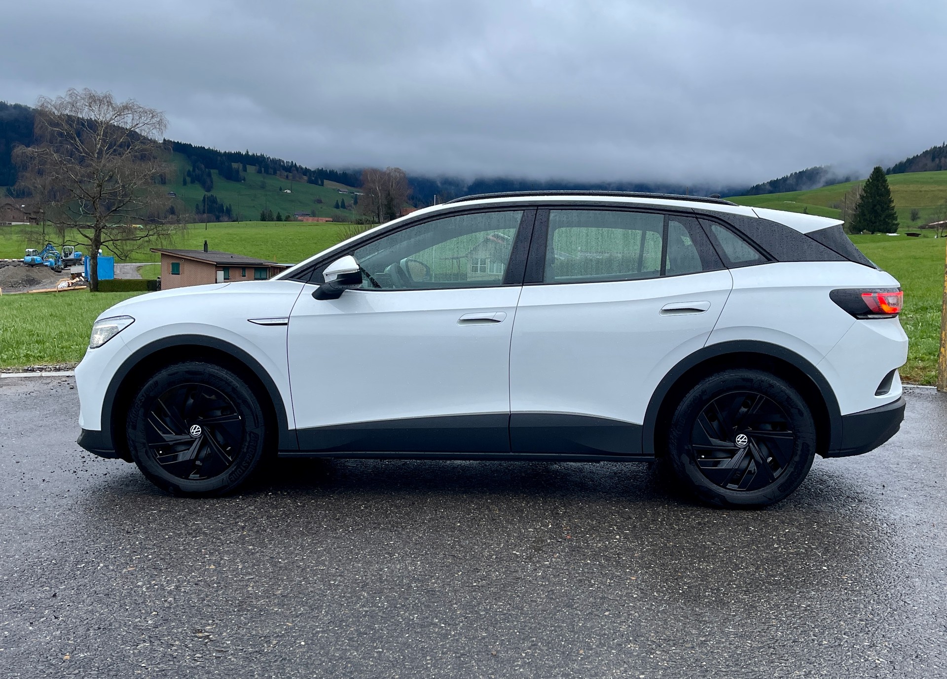 VW ID.4 Pure Performance 55 kWh-showroom-element-1