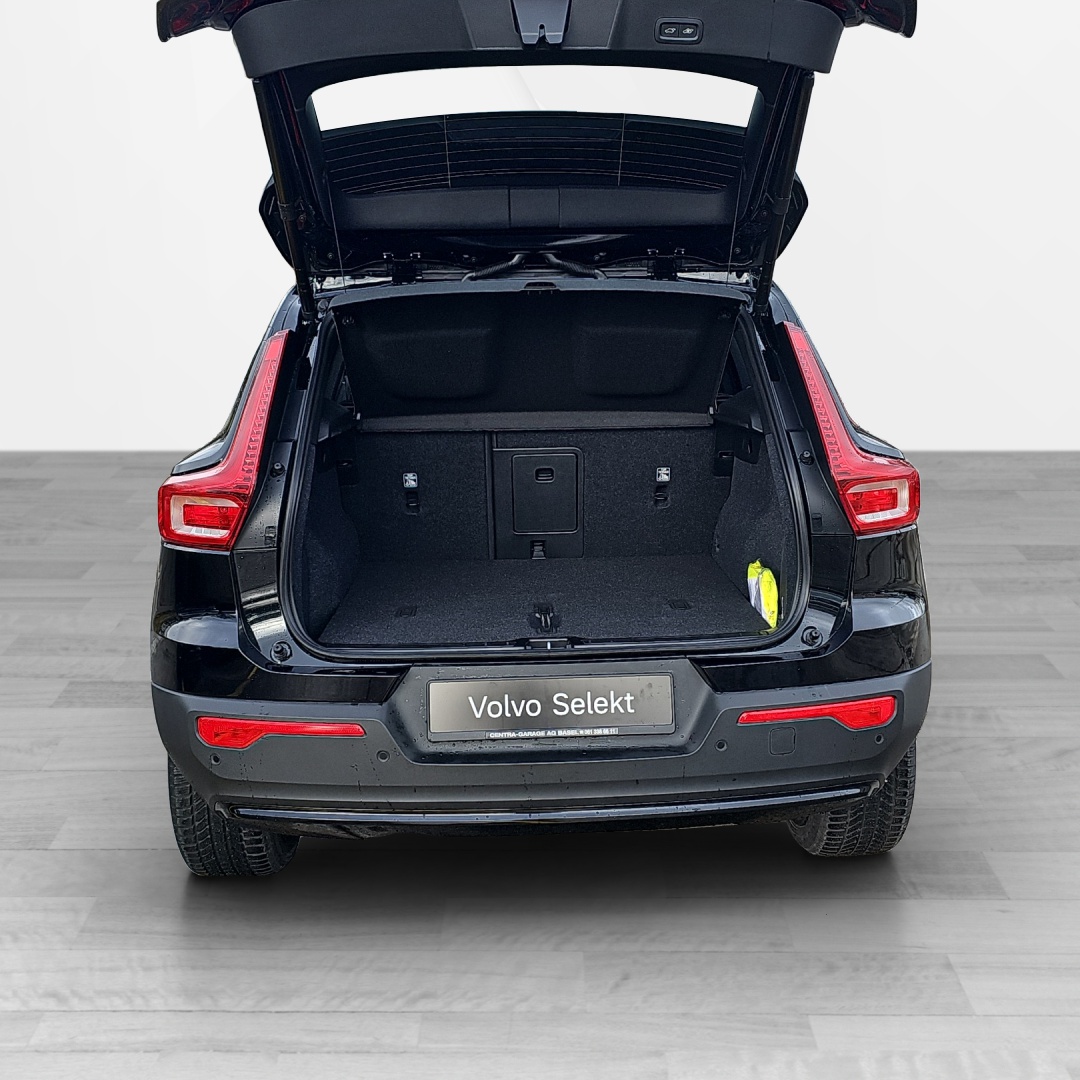 VOLVO EX40 82kWh Twin Motor Performance AWD Xcentric Black Edition-image-12