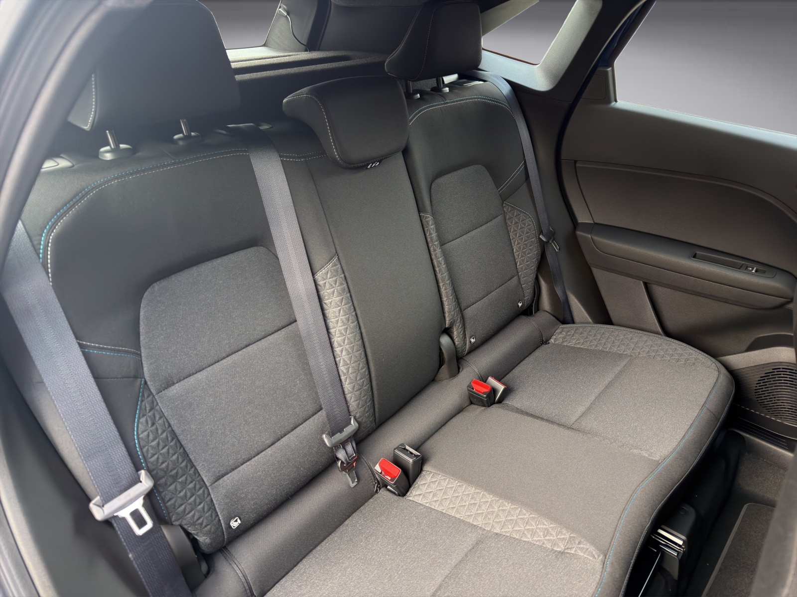 MITSUBISHI Grandis 1.8 HEV Invite+-image-14
