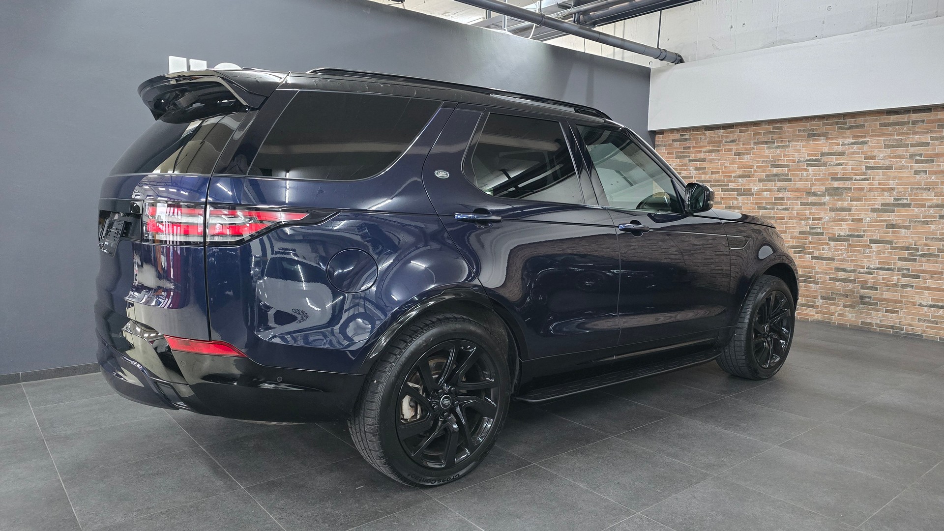 LAND ROVER Discovery 3.0 TD6 HSE Luxury Automatic-image-10