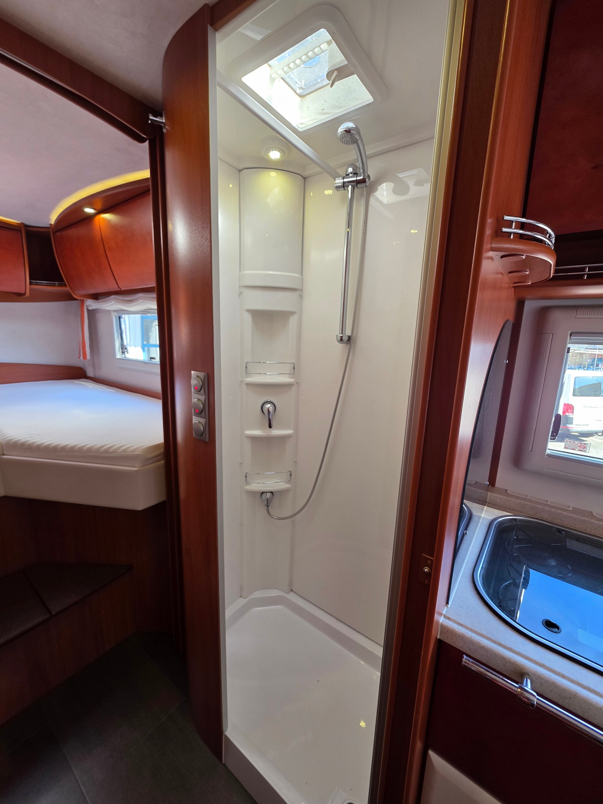 CONCORDE Credo 781 I L-image-15