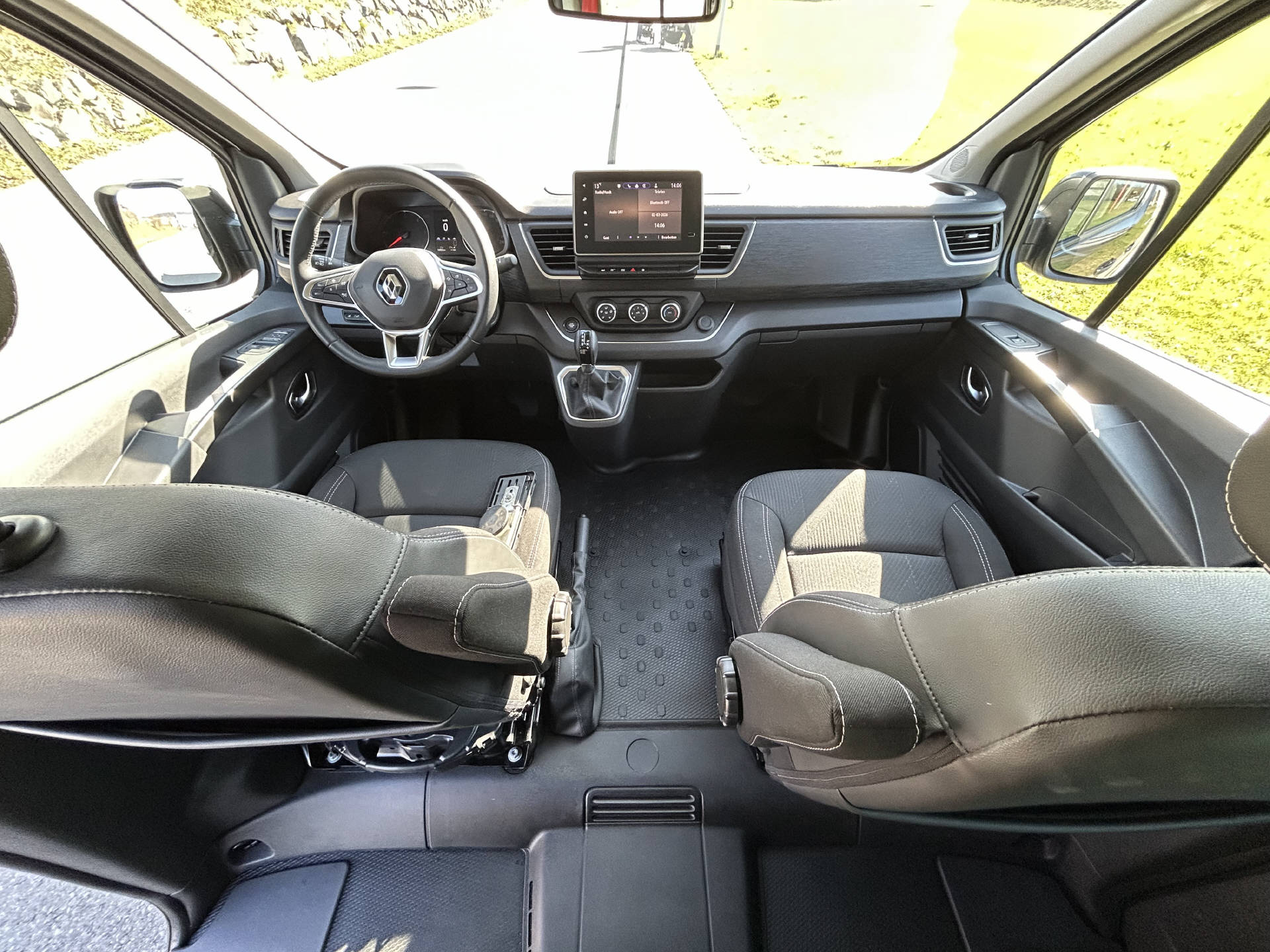 RENAULT Trafic L2H1 Kombi 170 PS DSG-image-11