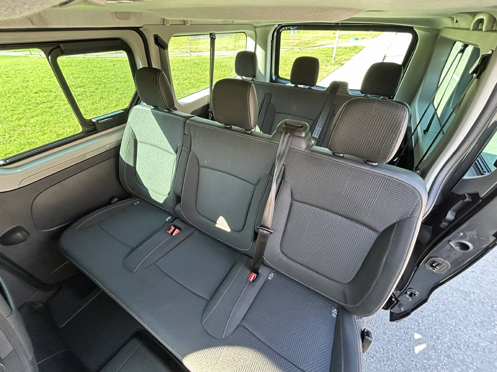 RENAULT Trafic L2H1 Kombi 170 PS DSG-image-9