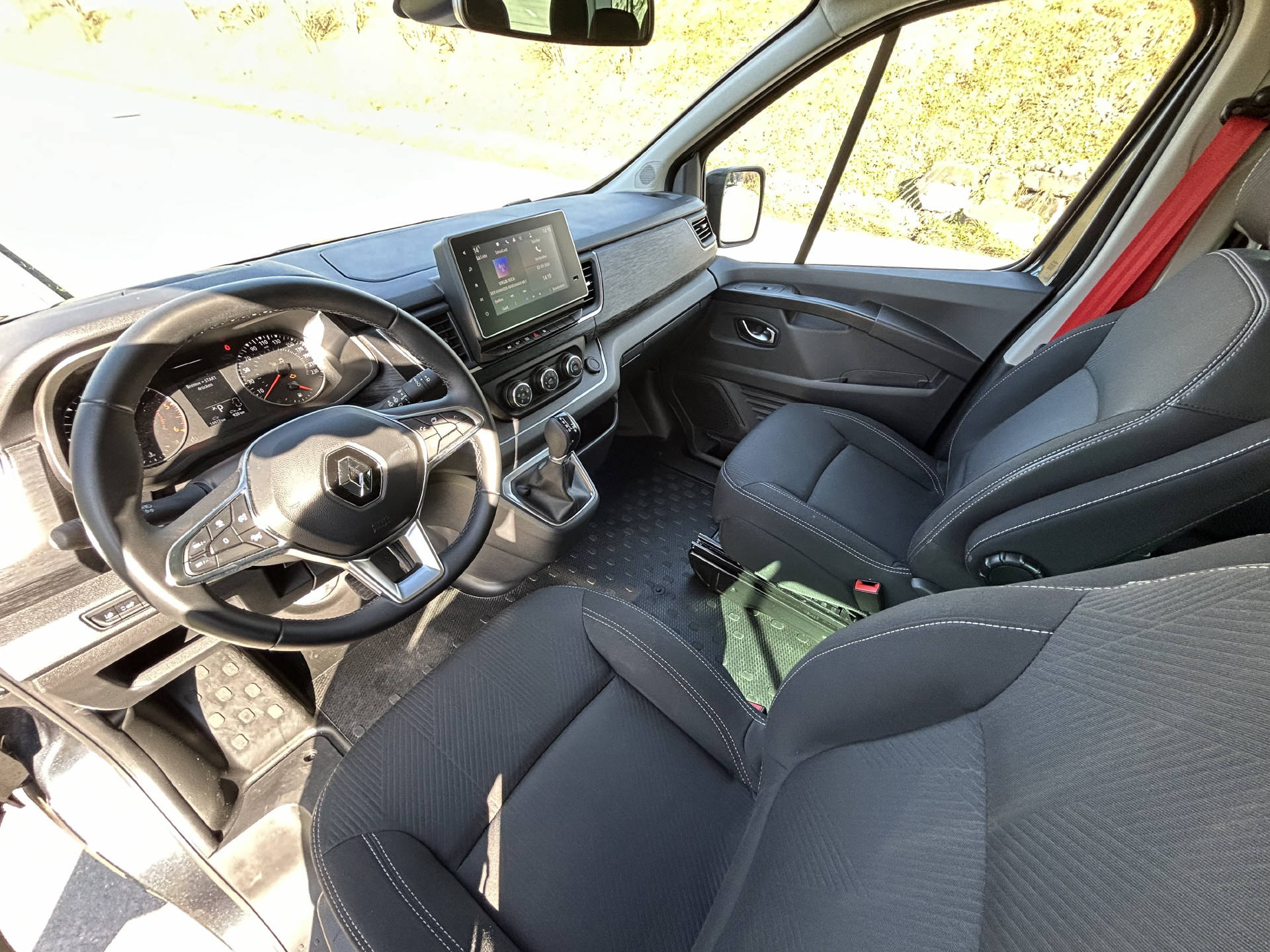 RENAULT Trafic L2H1 Kombi 170 PS DSG-image-12