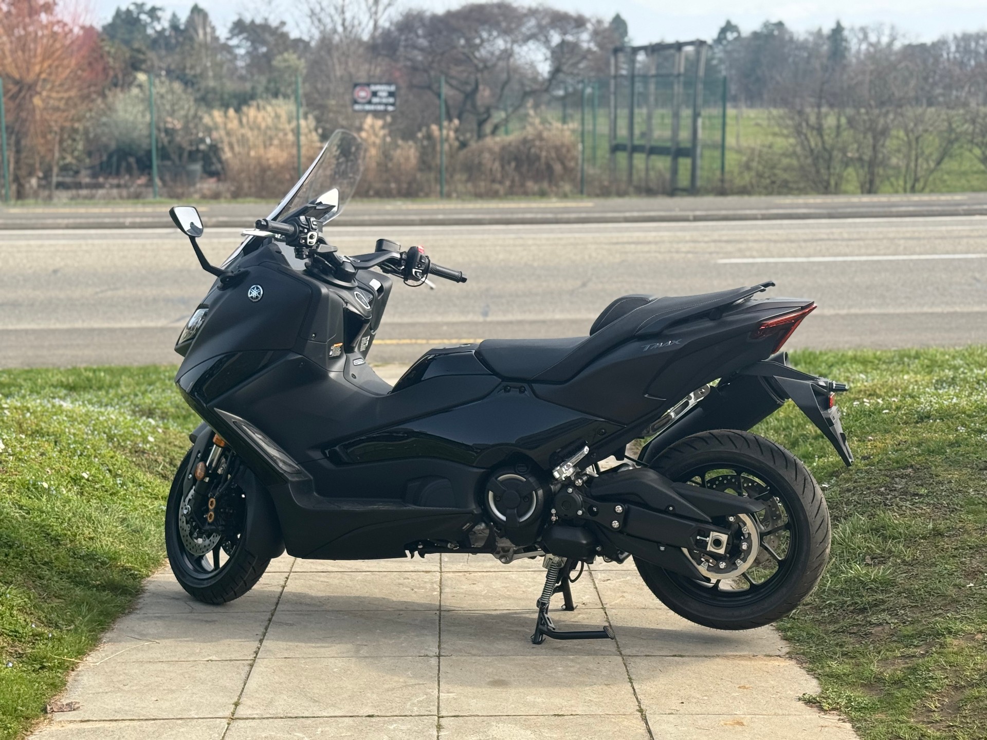 YAMAHA T-MAX Tech-Max XP 560-image-3