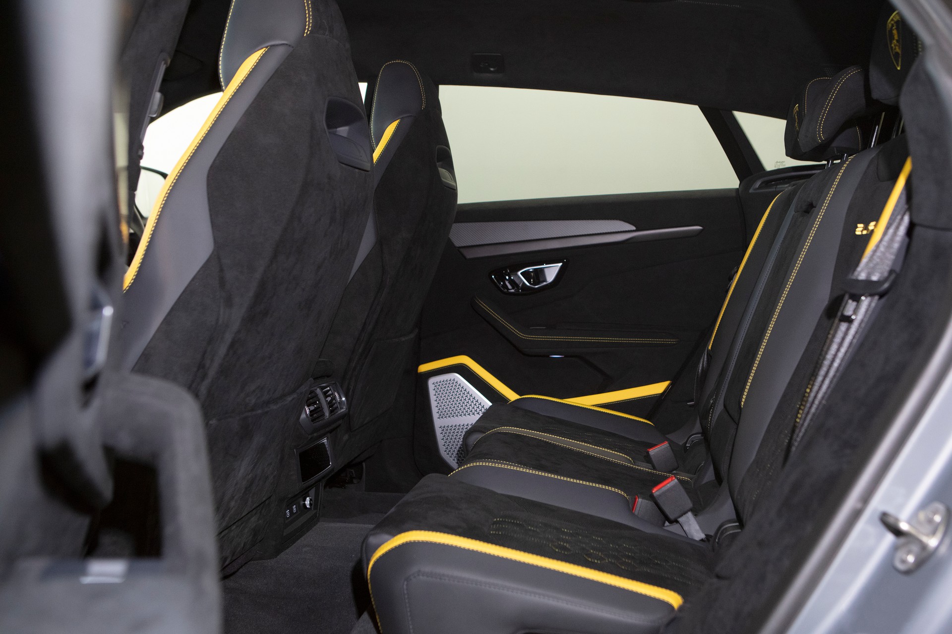 LAMBORGHINI Urus Performante E-Gear-image-7