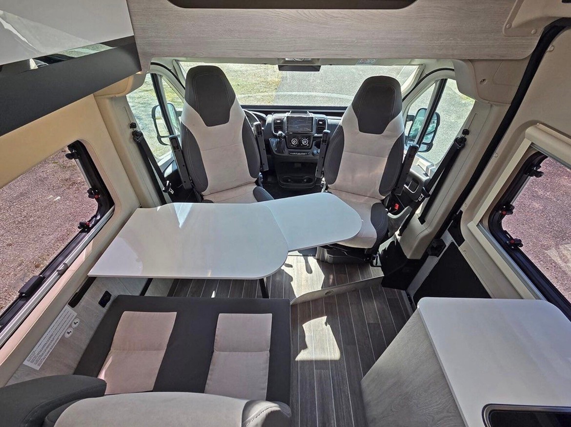 ROLLER TEAM Livingstone GO Duo "Solar" 2,2 HDi 8-Gang-Automat mit Abstandsregeltempomat auf Citroen Jumper/ Fiat Ducato Basis-image-6