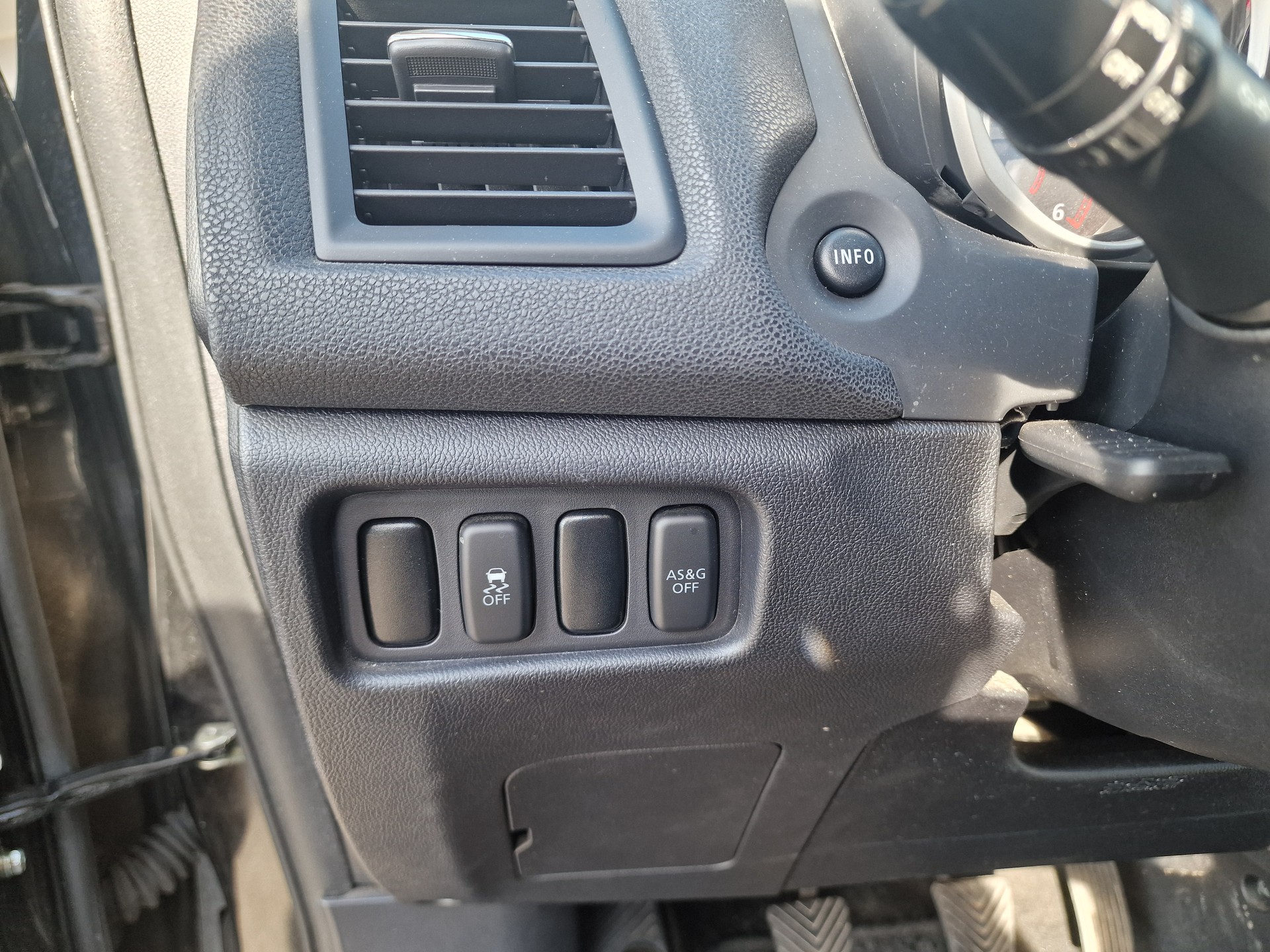 MITSUBISHI ASX 1.8 DID SuperJubilé 4WD 1.Hand 12Mt Gara MFK Neu-image-17