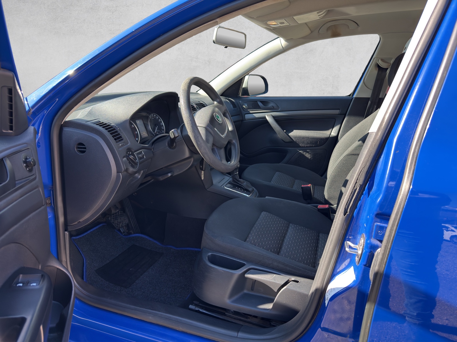 SKODA Octavia Combi 1.4 TSI Ambiente DSG-image-8