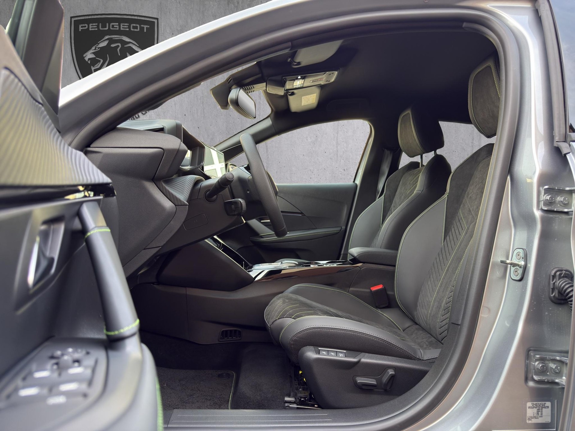 PEUGEOT 208 1.2 Hybrid 145 GT-image-8