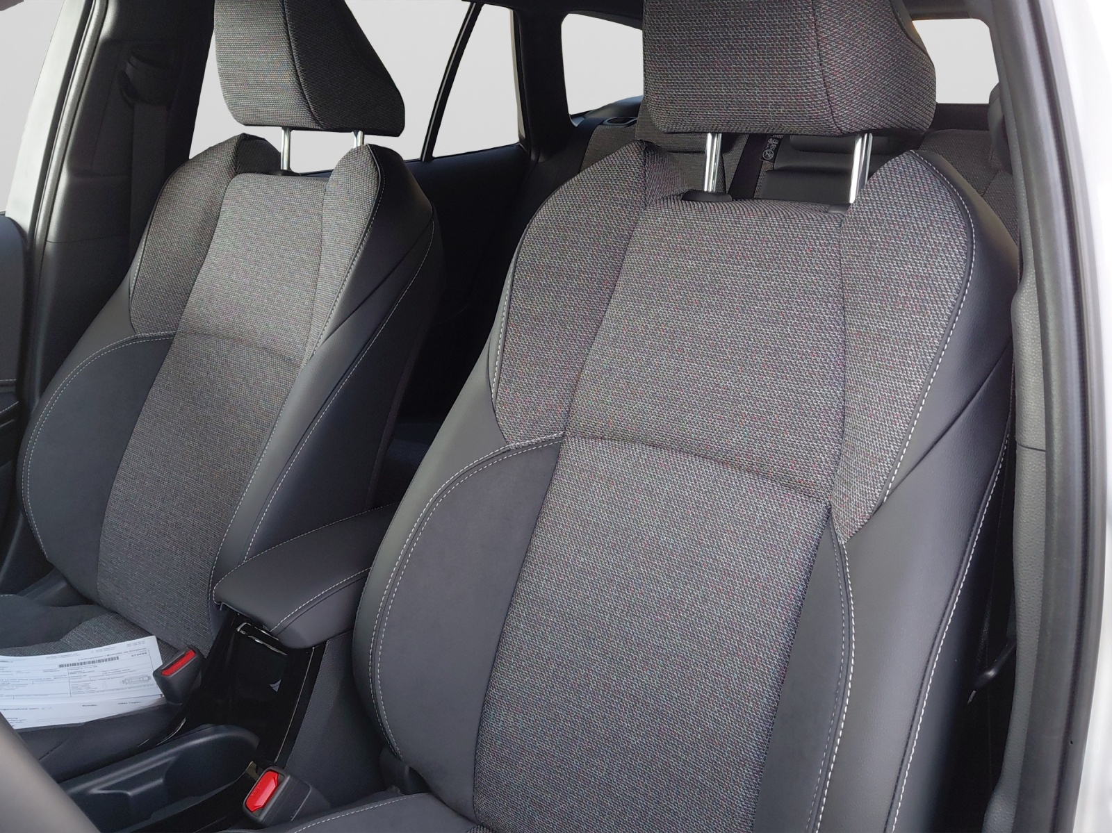 TOYOTA Corolla Touring Sports 2.0 HSD Swiss Edition-image-9