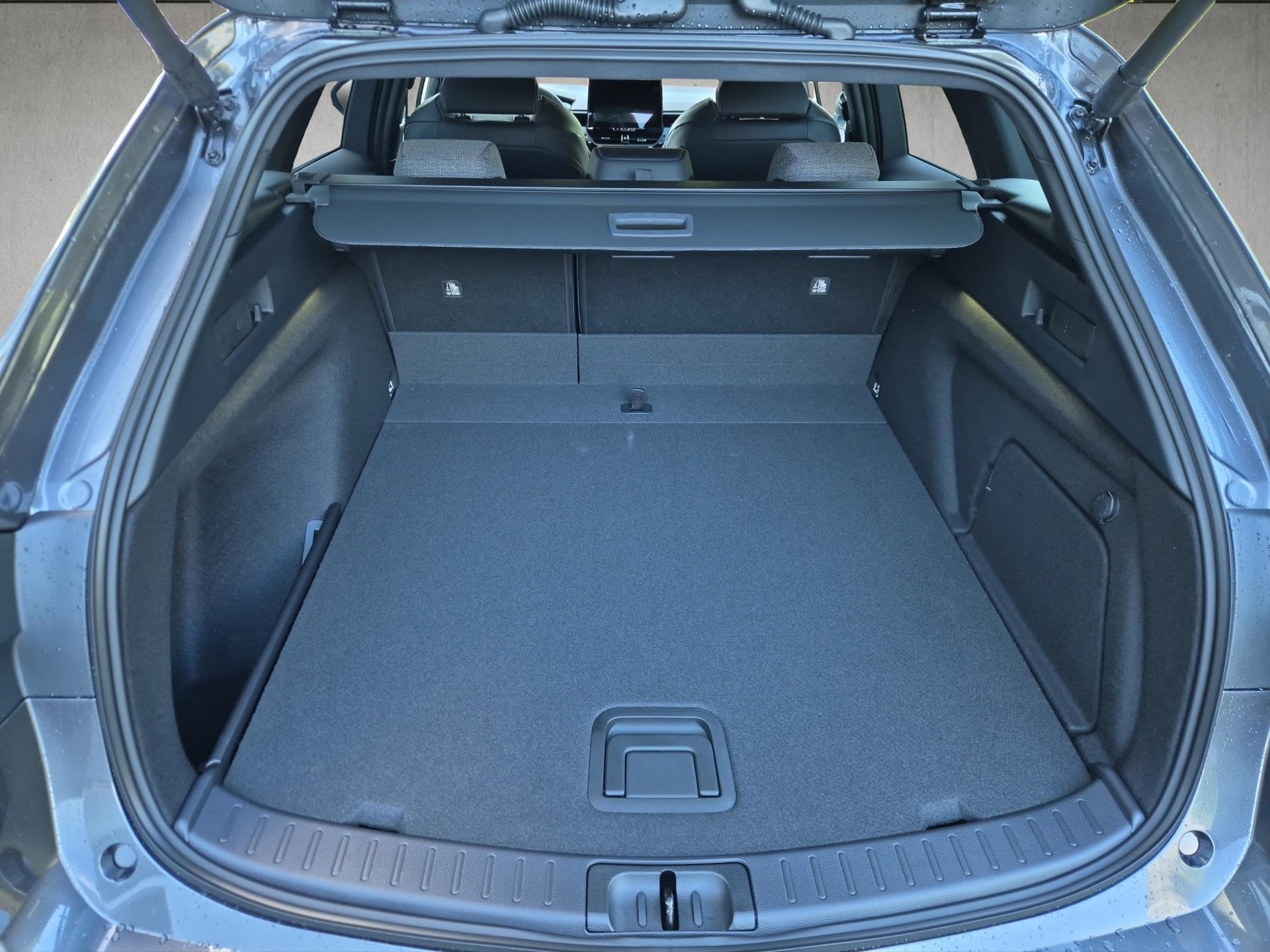 TOYOTA Corolla Touring Sports 2.0 HSD Trend-image-13