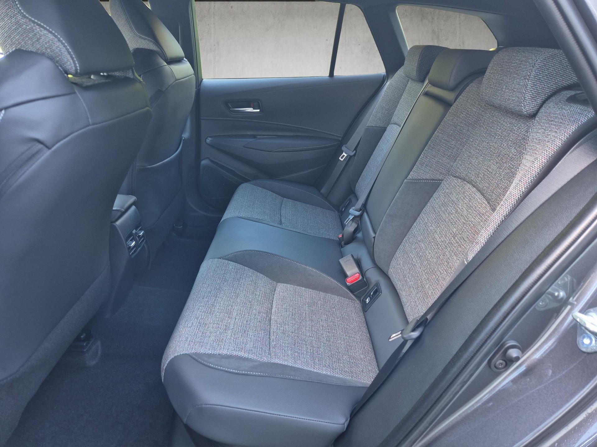 TOYOTA Corolla Touring Sports 2.0 HSD Trend-image-12